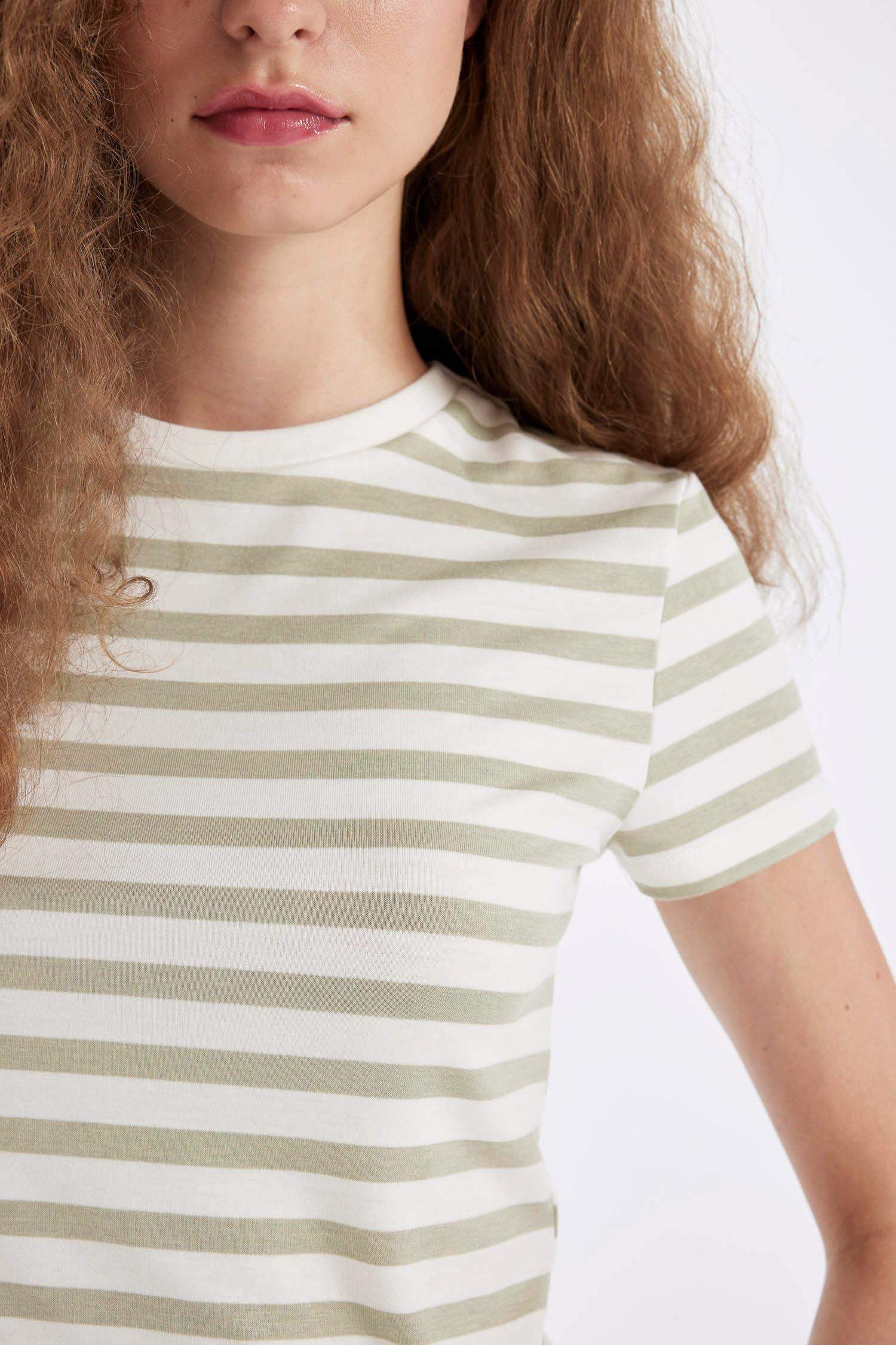 Fitted Short Sleeve Striped T-Shirt