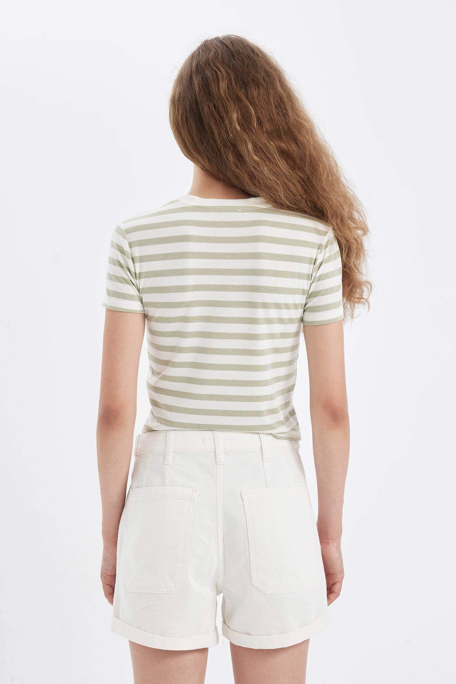 Fitted Short Sleeve Striped T-Shirt