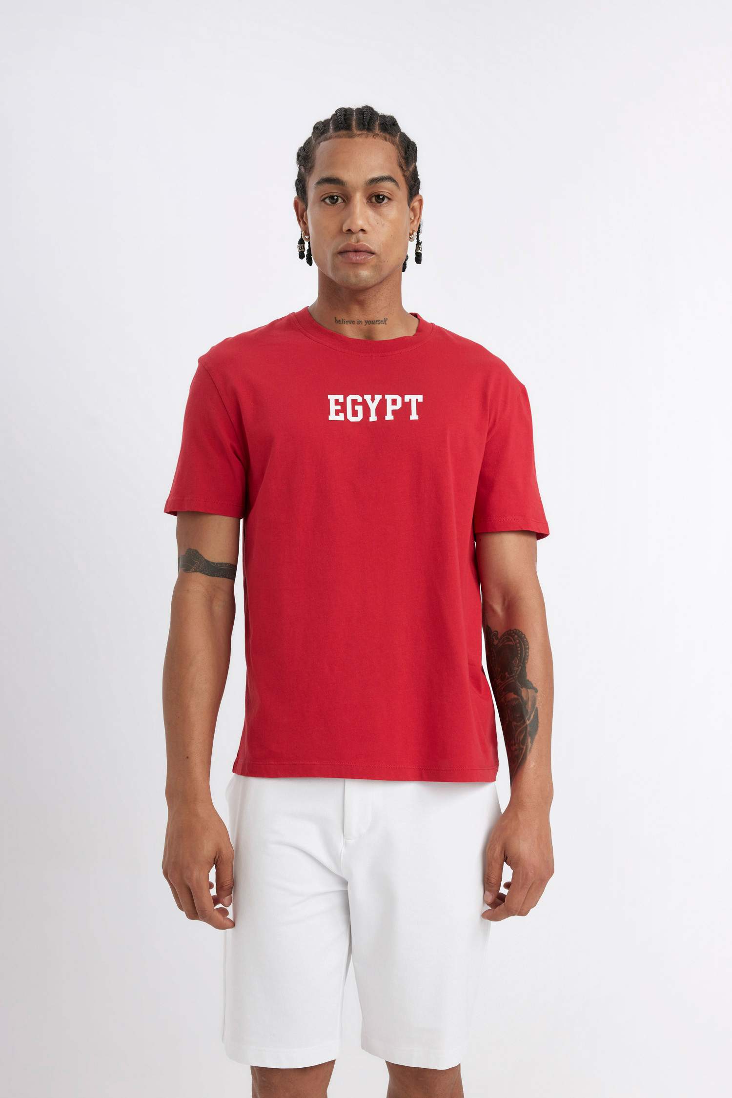 تيشيرت رياضي نص كم قصة عادية