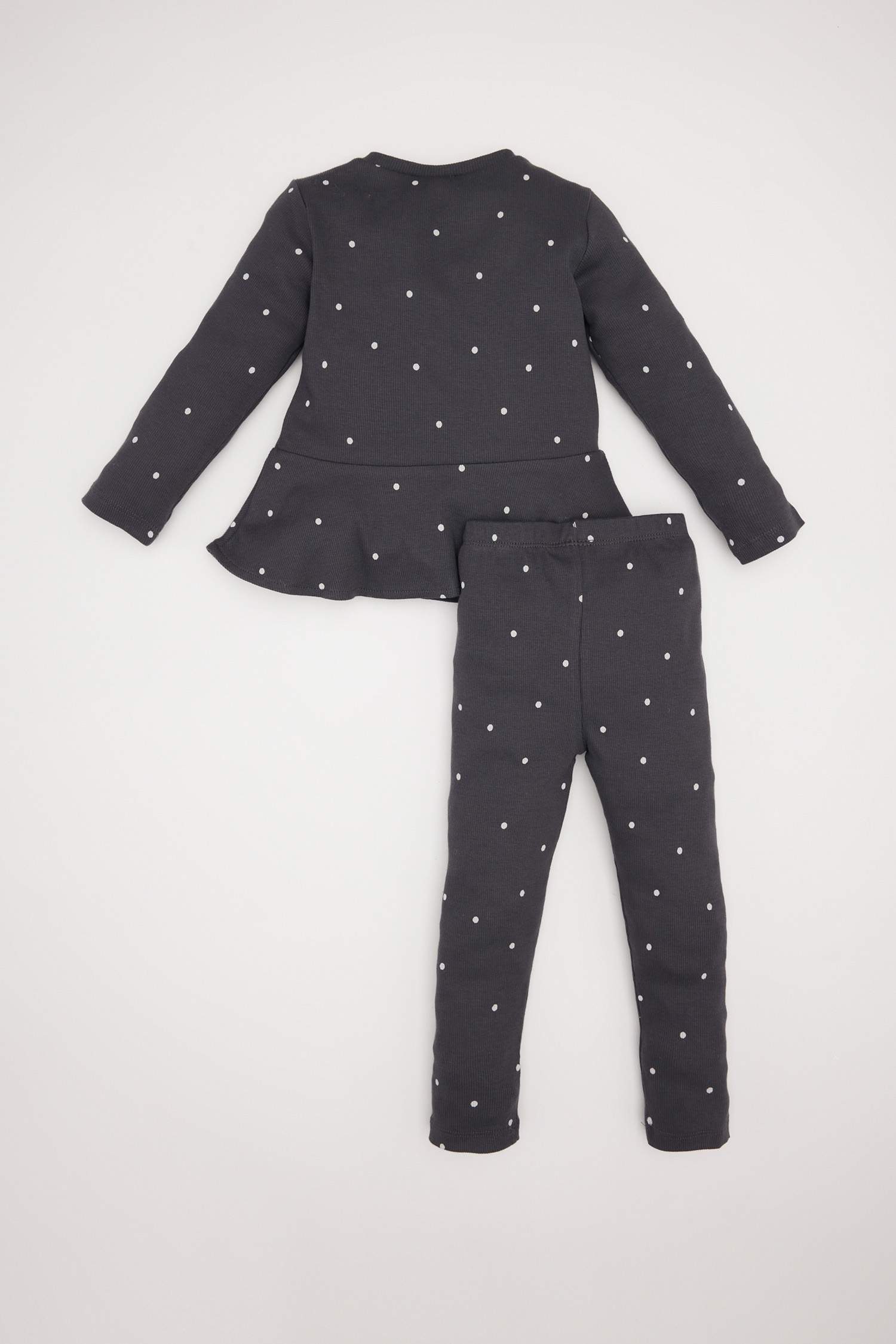 بيجاما منقط ريبانا برقبة مستديرة من قطعتين