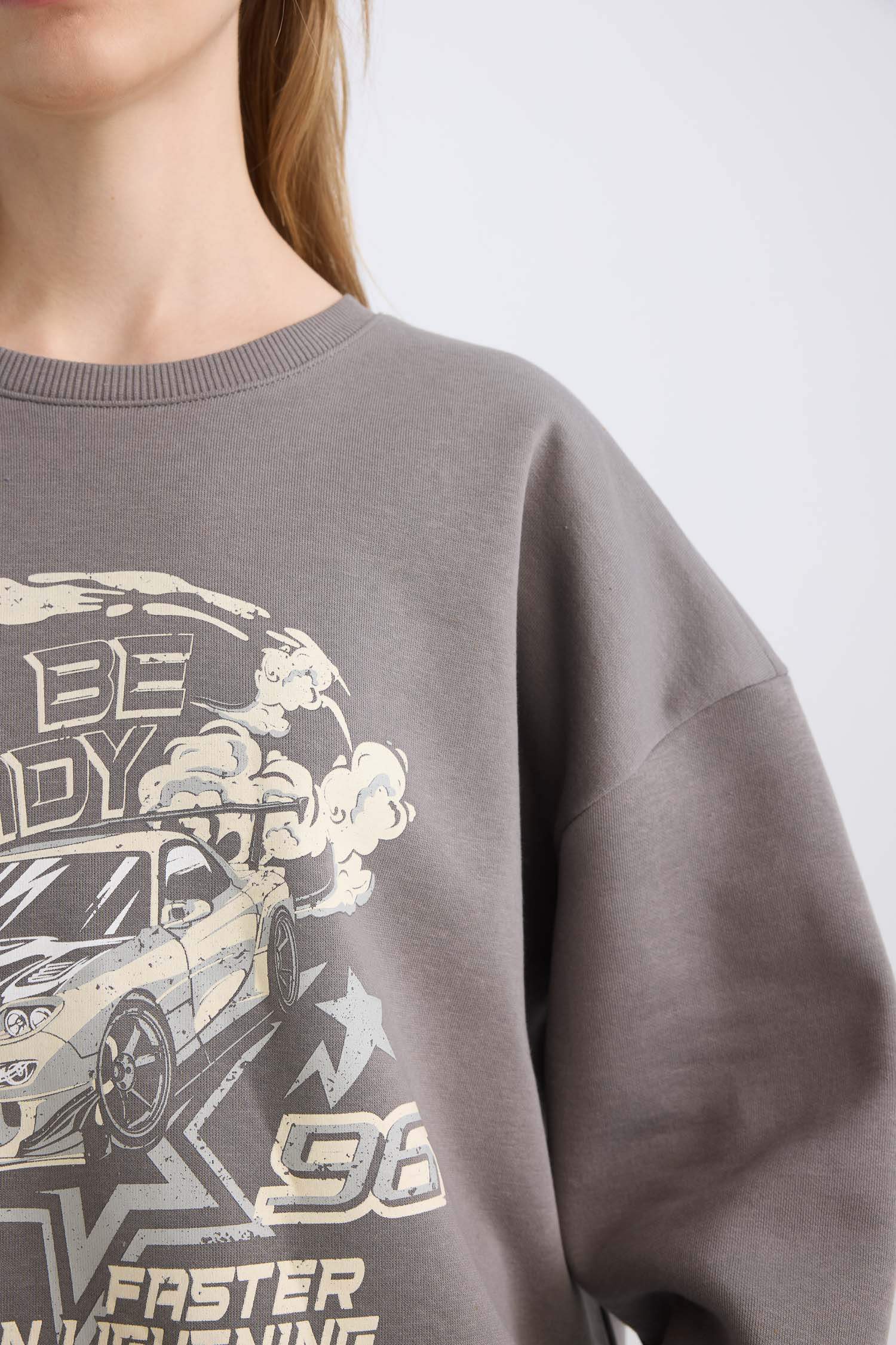 Oversize Geniş Kalıp Bisiklet Yaka Baskılı Kalın Sweatshirt