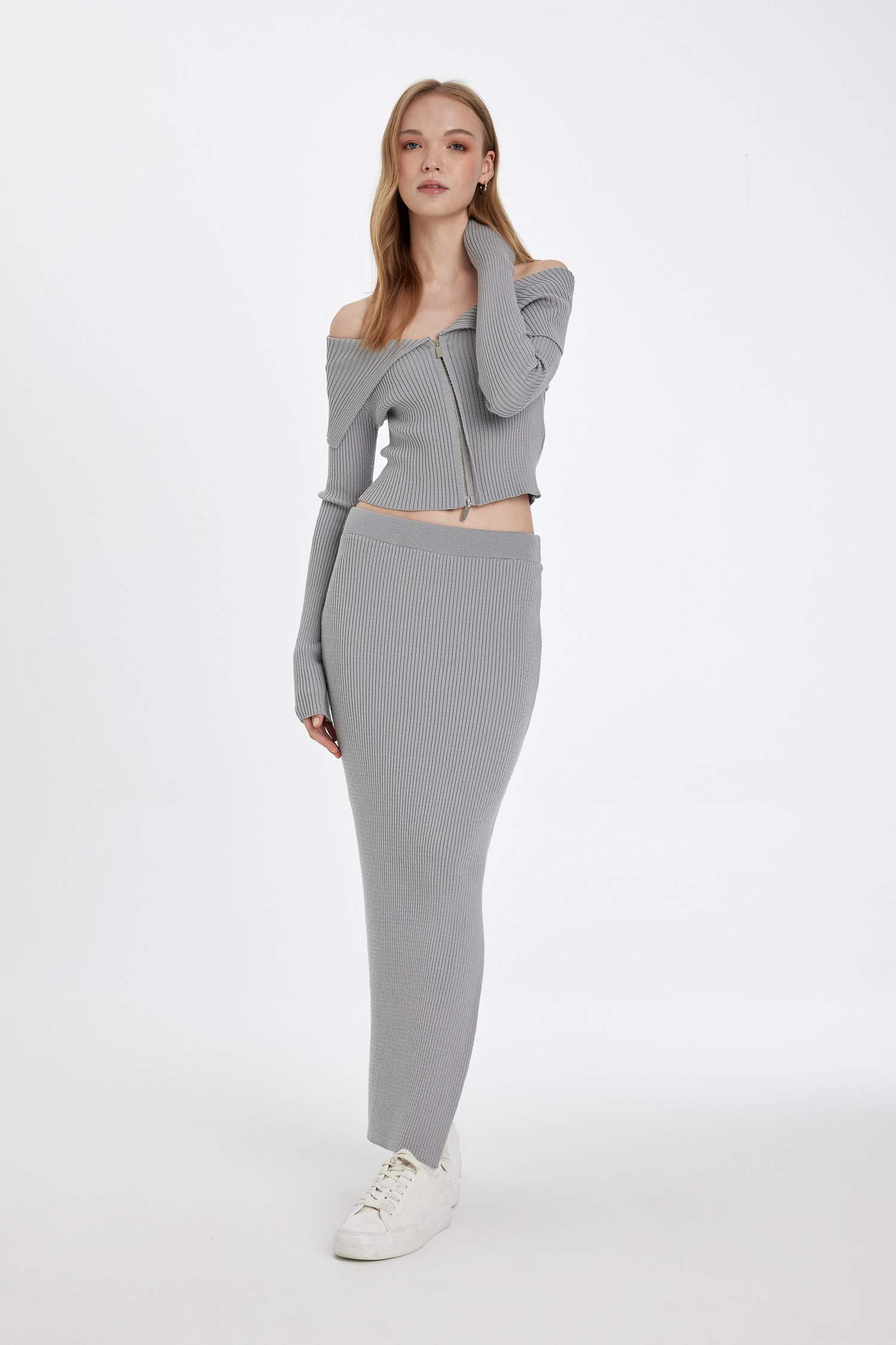 Slim Fit Dar Kesim Beli Lastikli Basic Düz Yırtmaçlı Maxi Triko Etek