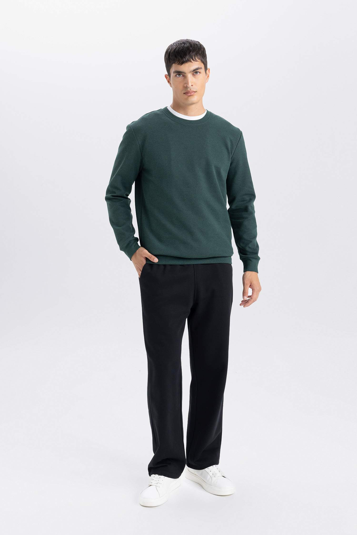 سويت شيرت قصة عادية بياخة مستديرة