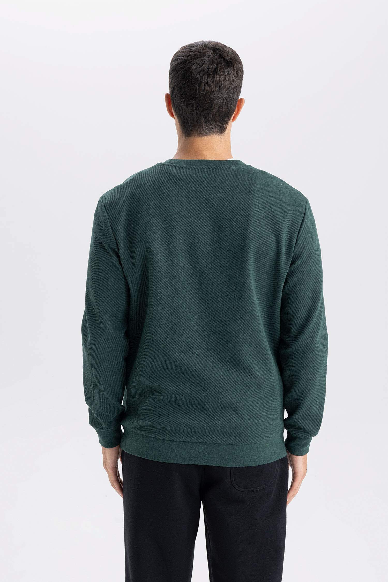 سويت شيرت قصة عادية بياخة مستديرة