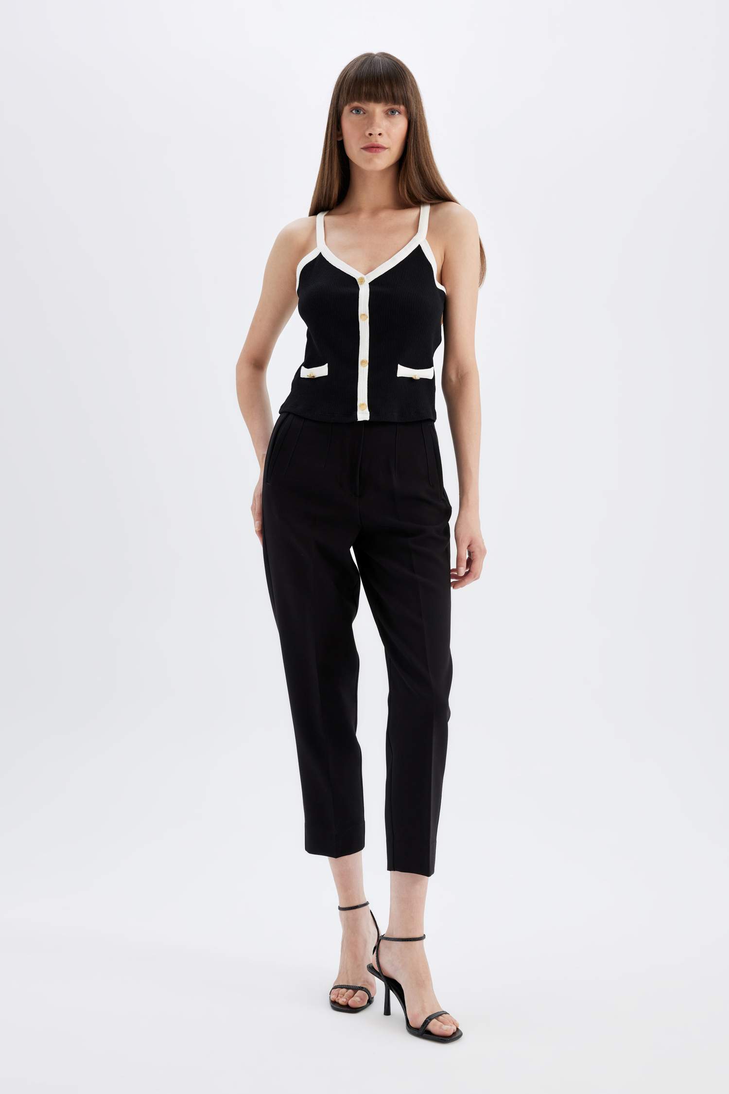 كروب توب مضلع سليم فيت بحمالات وياخة V