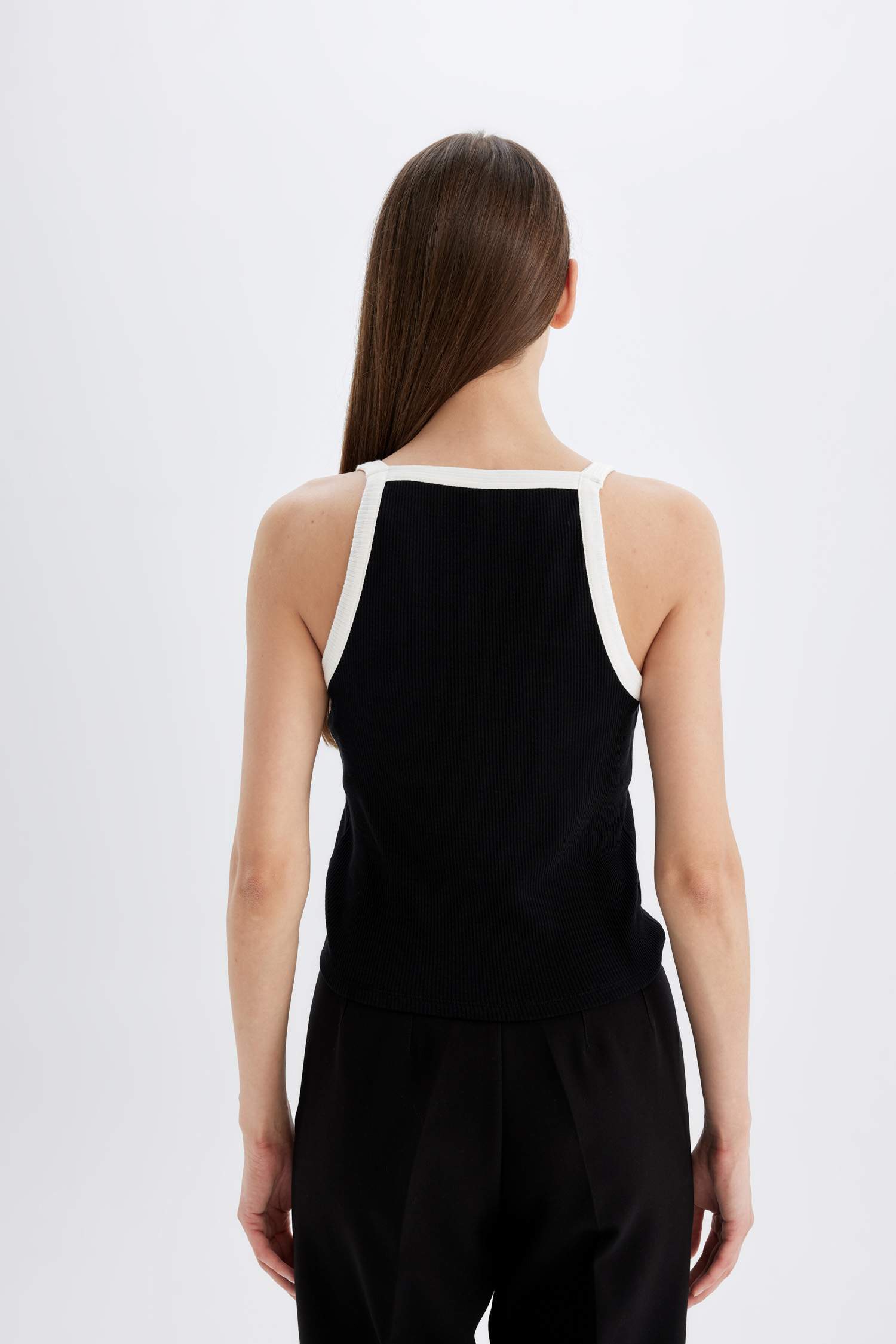 كروب توب مضلع سليم فيت بحمالات وياخة V