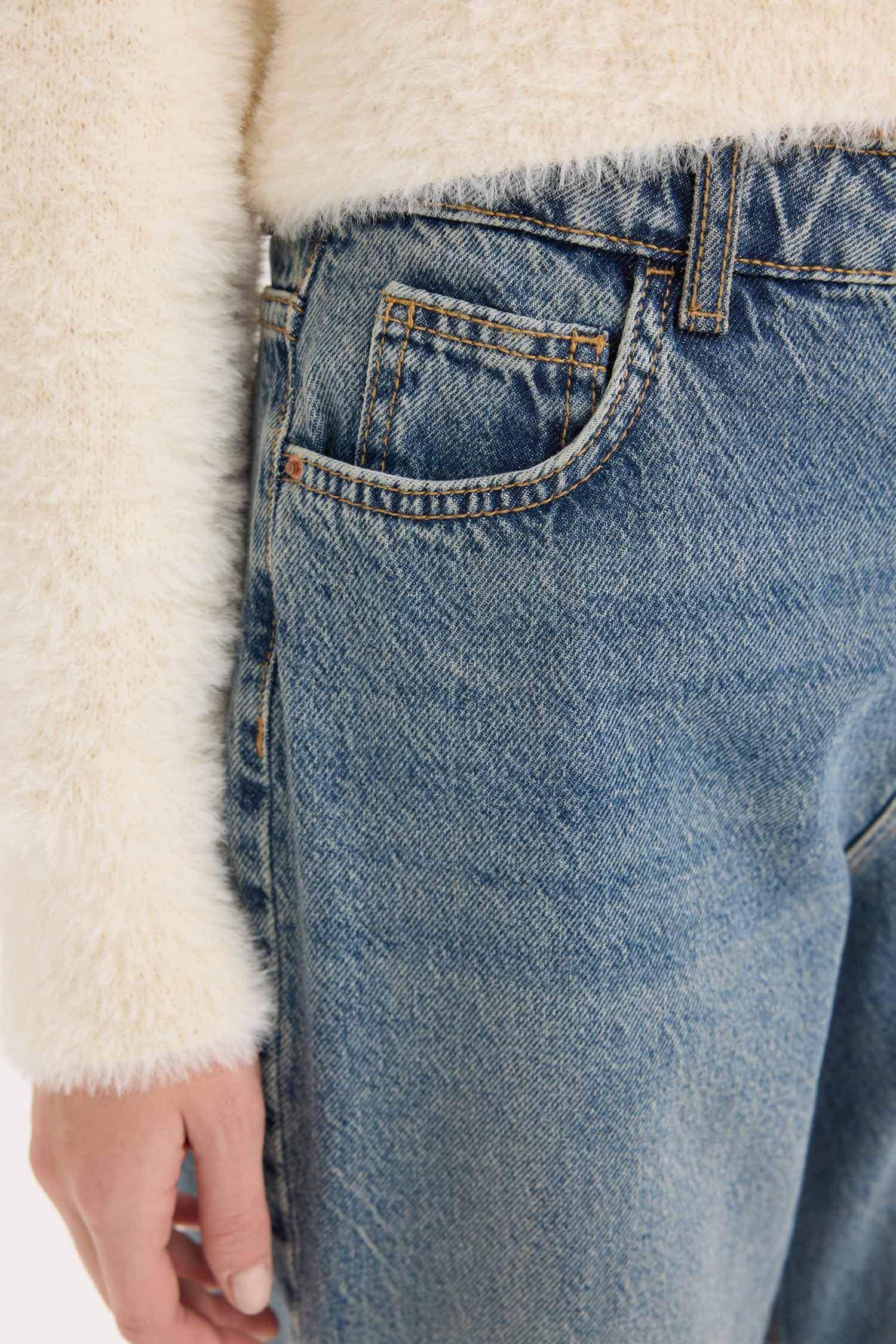 Straight Fit Yüksek Bel Düz Paça Jean Yıkamalı Pantolon