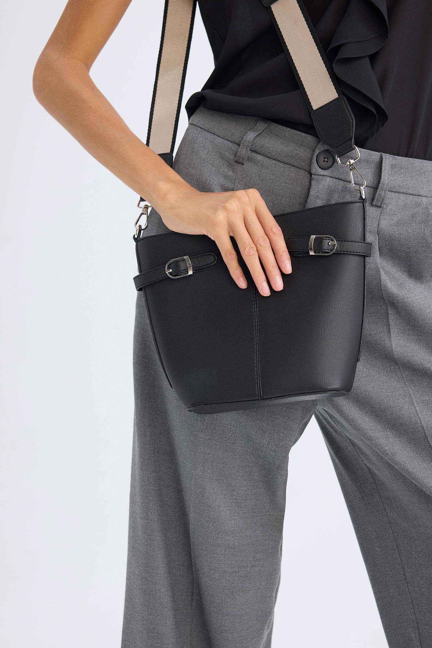 جنطة كروس نسائي جلد صناعي