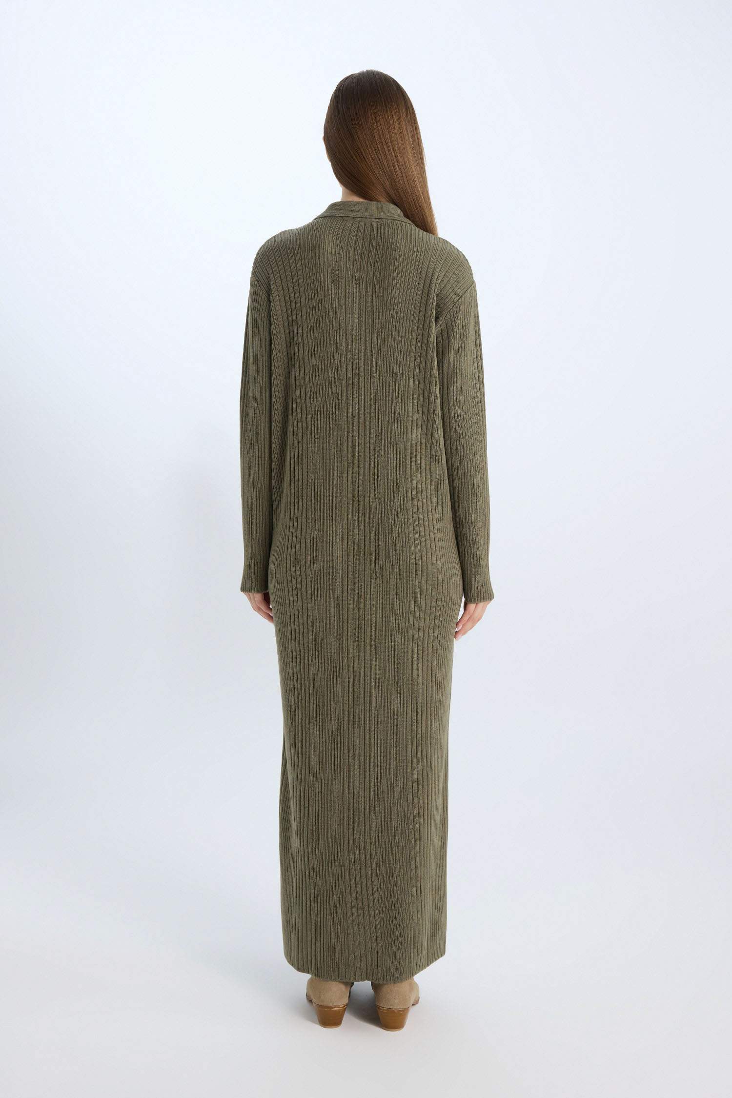 فستان طويل كم طويل قصة عادية برقبة بولو