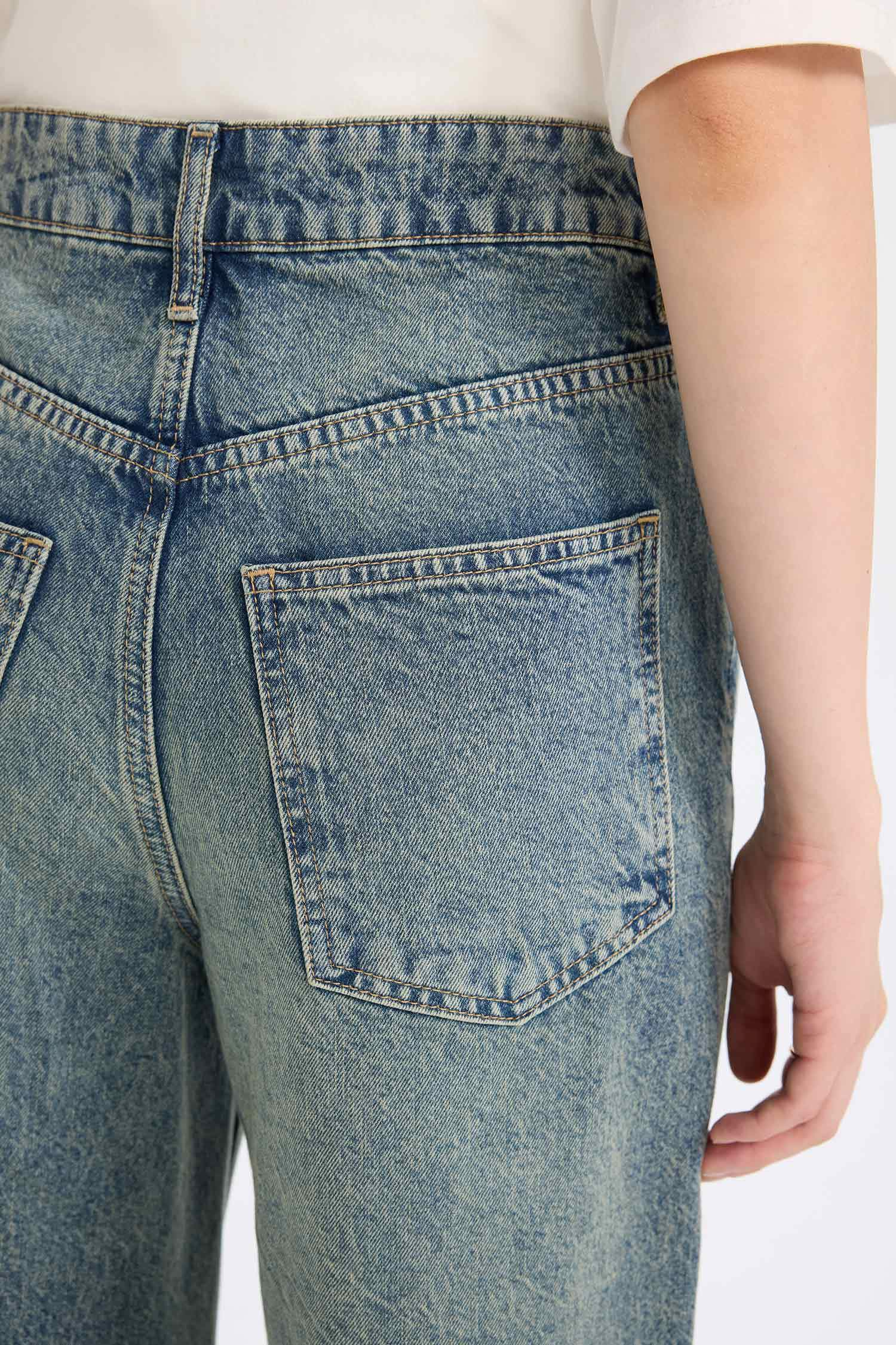 Baggy Fit Yüksek Bel Katlamalı Paça Bilek Boy Jean Yıkamalı Pantolon