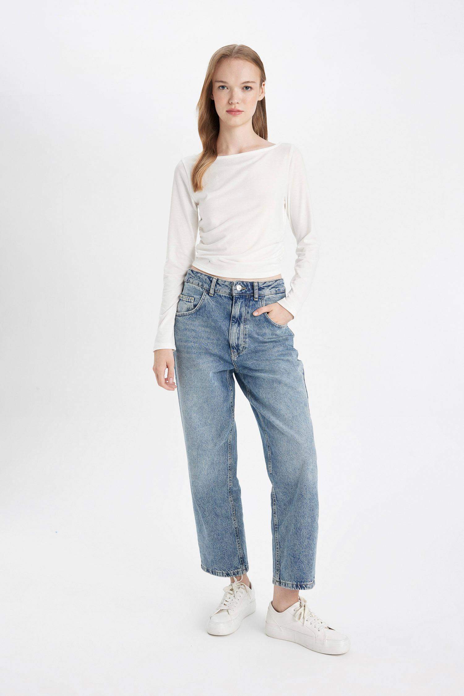 Baggy Fit High Waist Folded Leg Ankle Length Washed Jeans