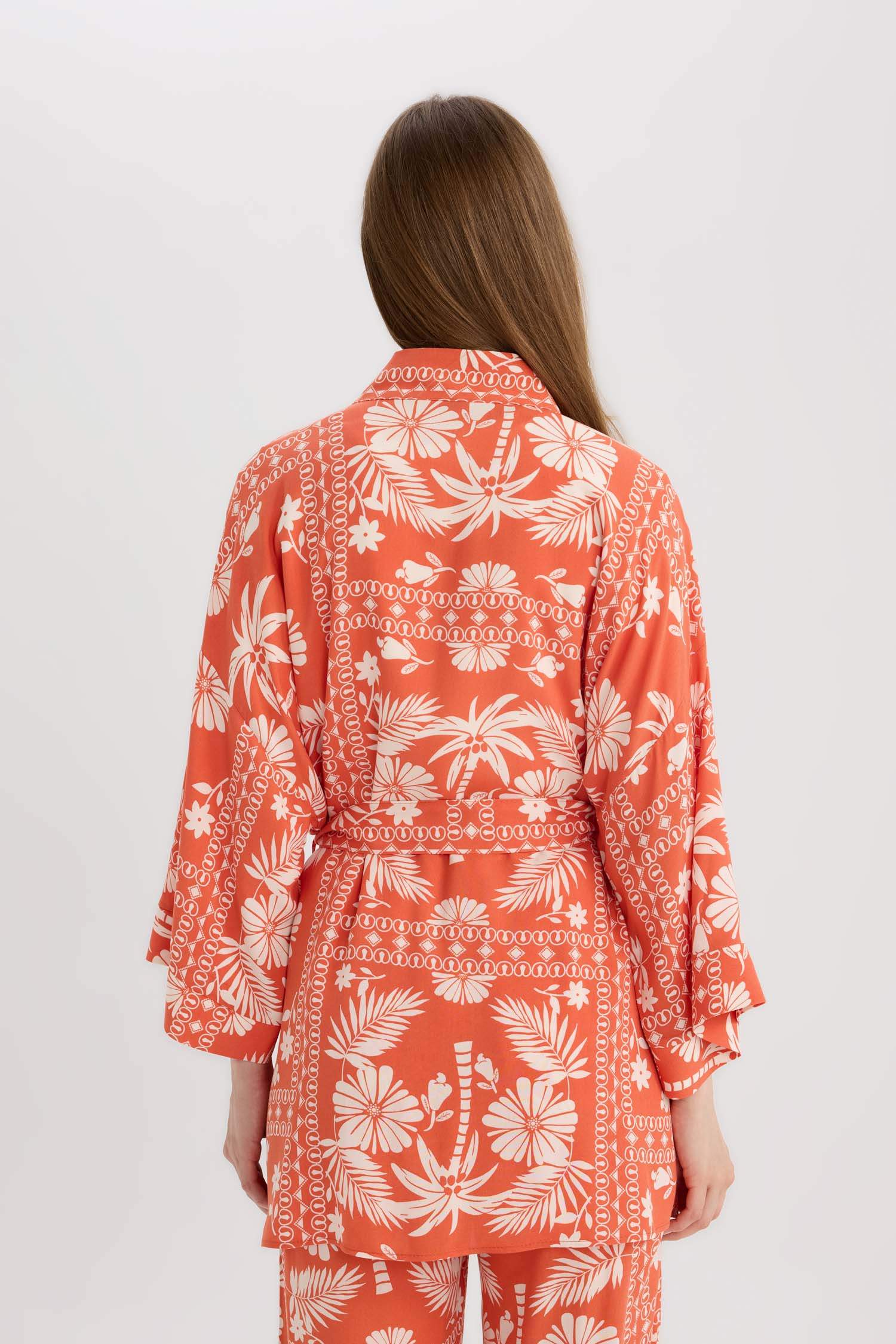 كيمونو قصة مريحة بحزام