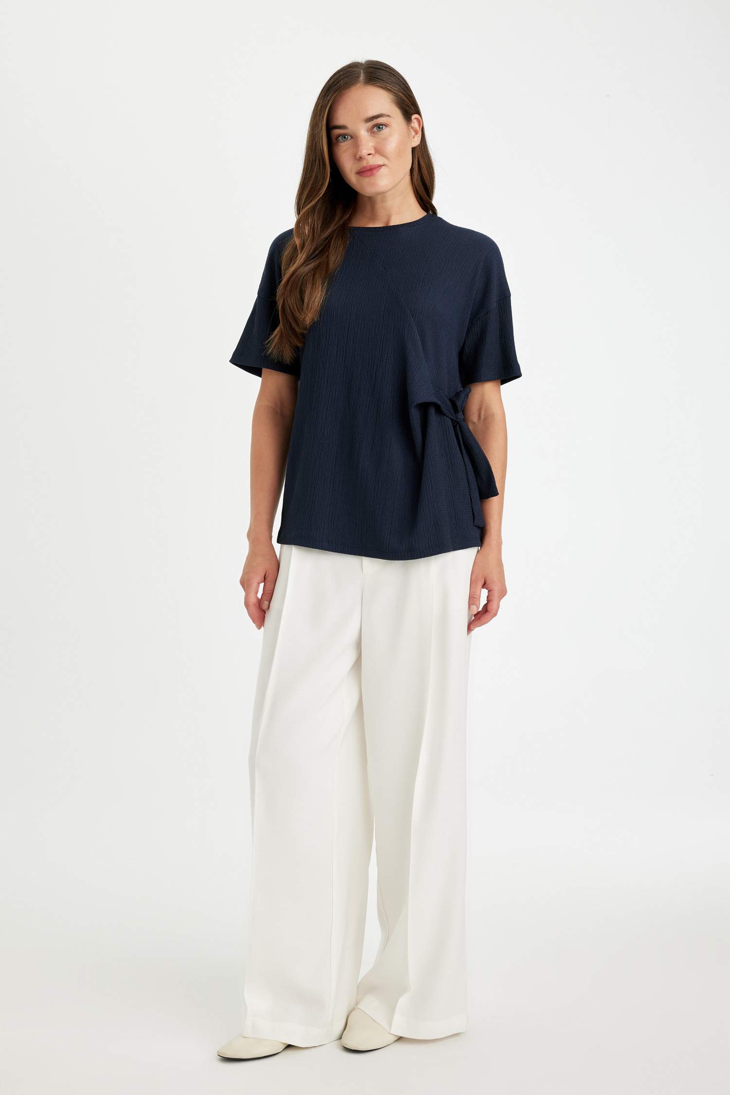 Relax Fit Crew Neck Tied Crepe Short Sleeve T-Shirt