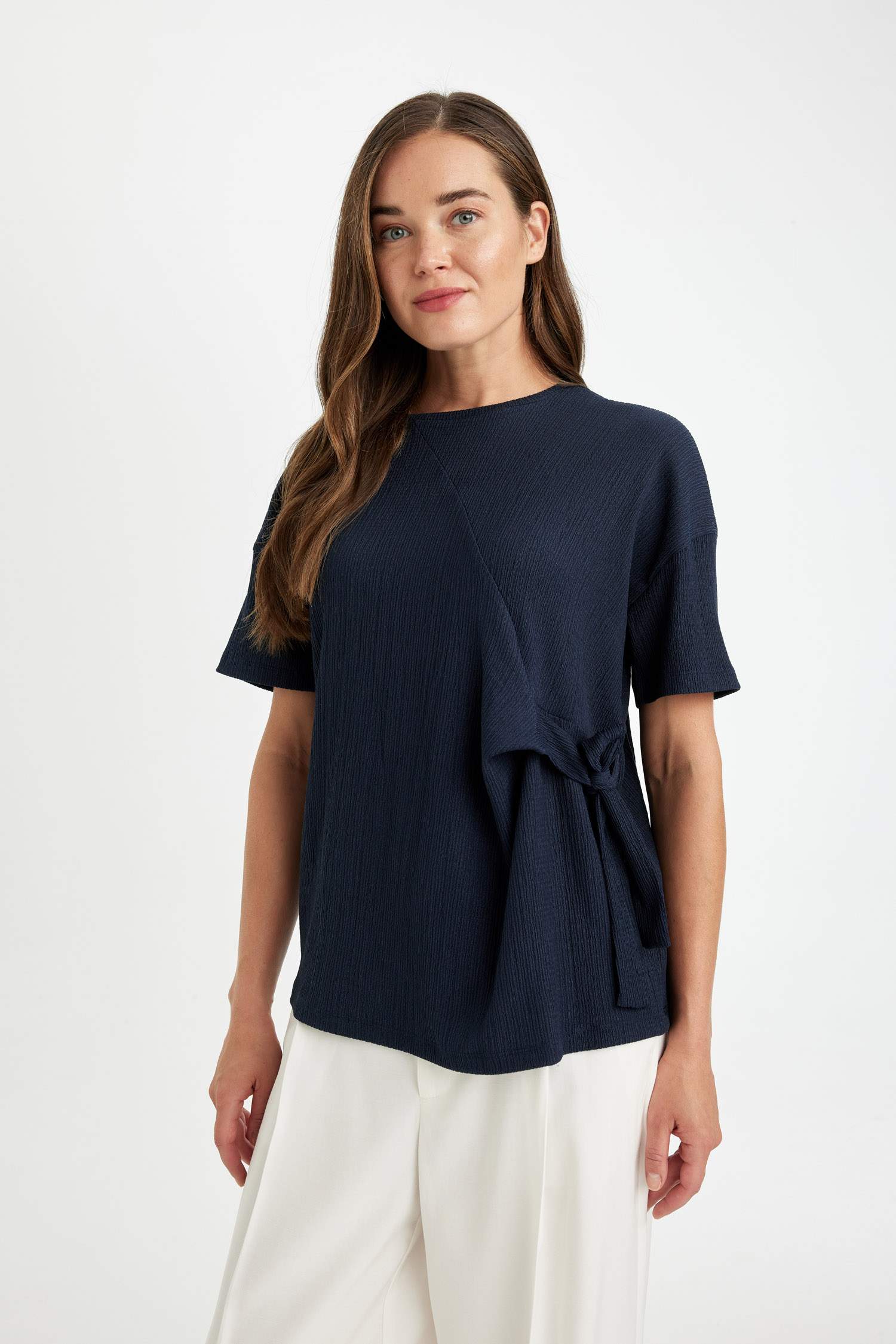 Relax Fit Crew Neck Tied Crepe Short Sleeve T-Shirt