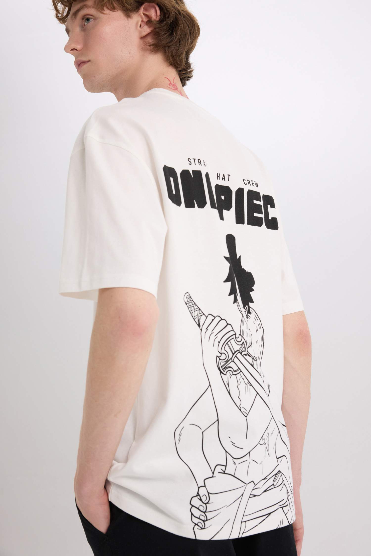 T-shirt Boxy imprimé au dos One Piece à col rond
