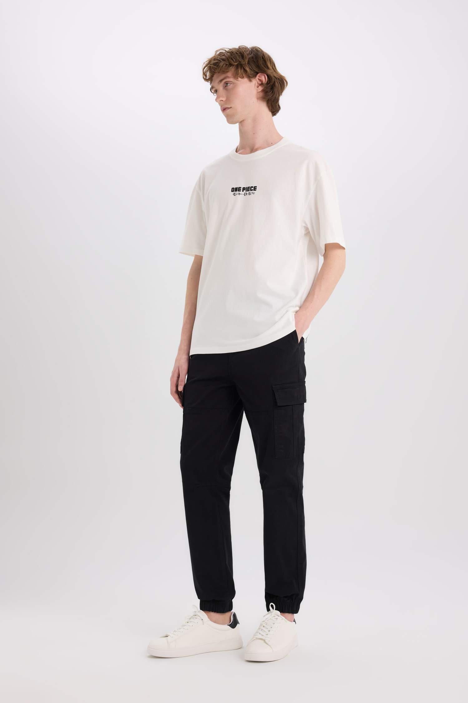 T-shirt Boxy imprimé au dos One Piece à col rond