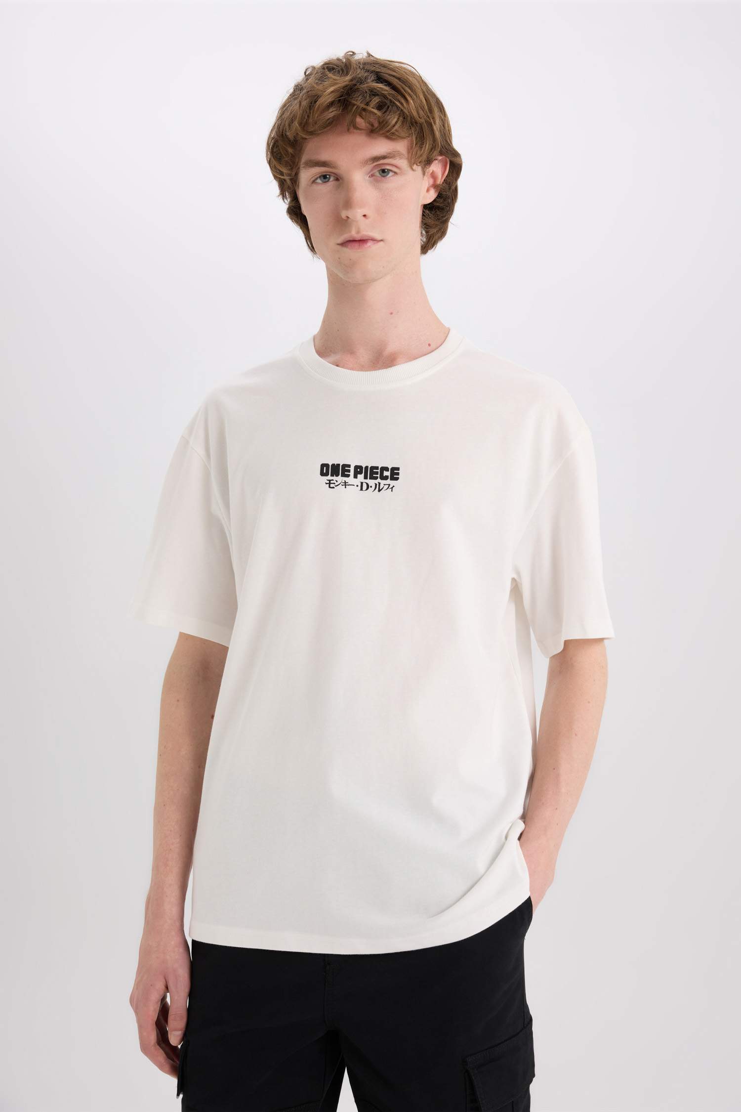 T-shirt Boxy imprimé au dos One Piece à col rond