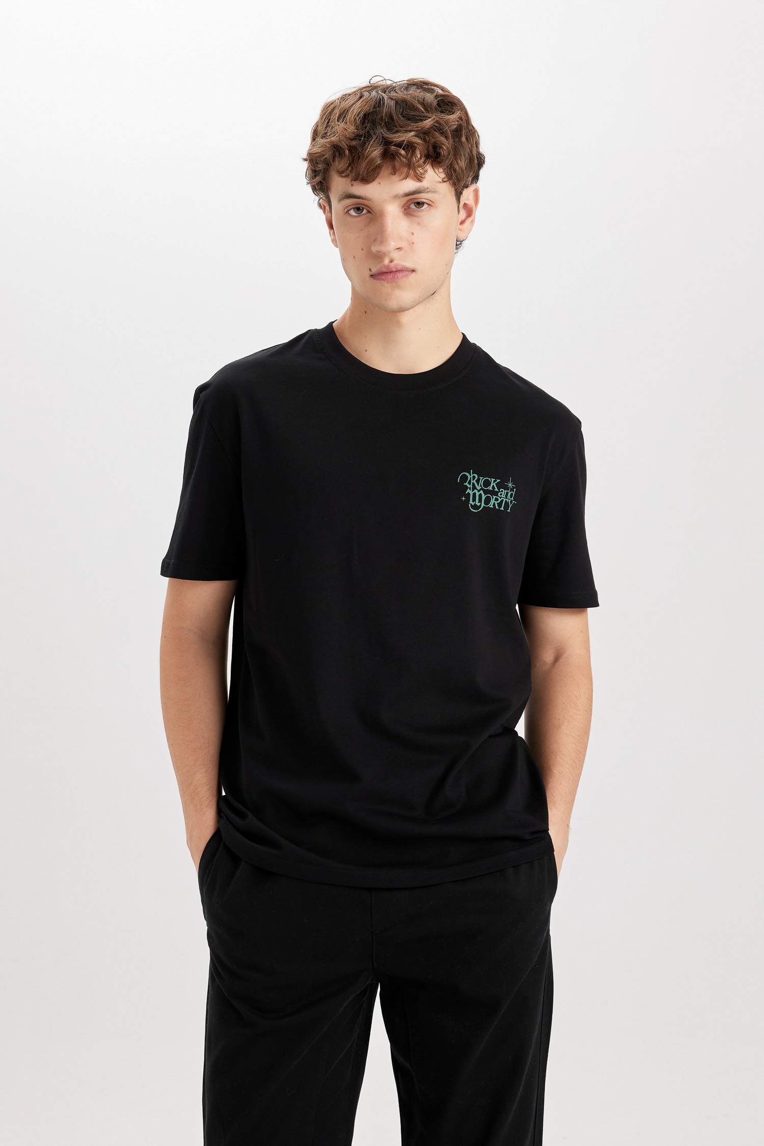 %100 Pamuk Rick and Morty Regular Fit Bisiklet Yaka Sırt Baskılı Kısa Kollu Tişört