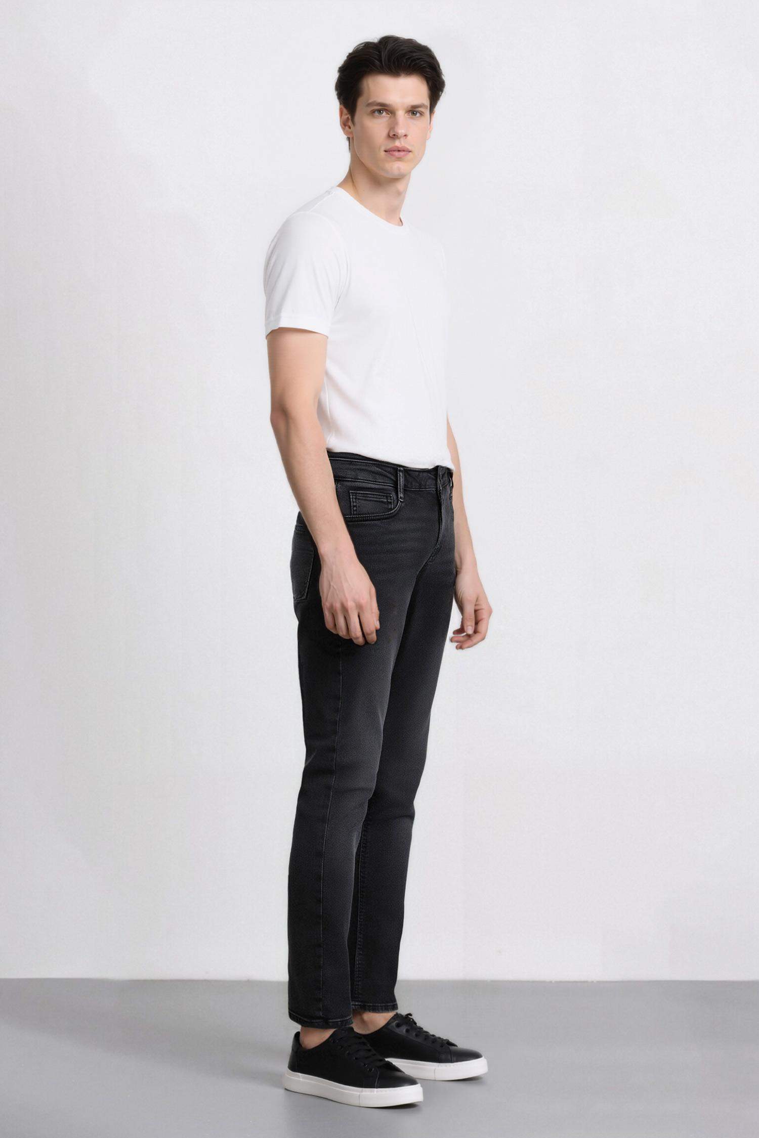 Pedro Slim Fit Dar Kalıp Normal Bel Dar Paça Jean Pantolon