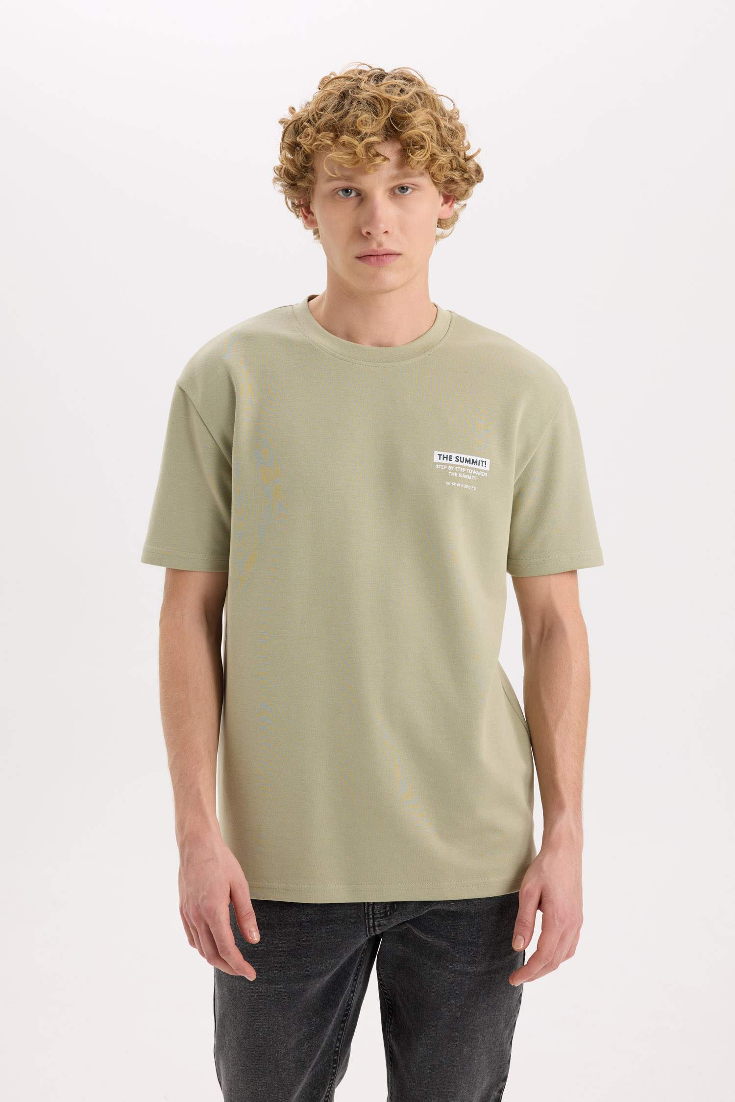 T-shirt imprimé à col rond et manches courtes