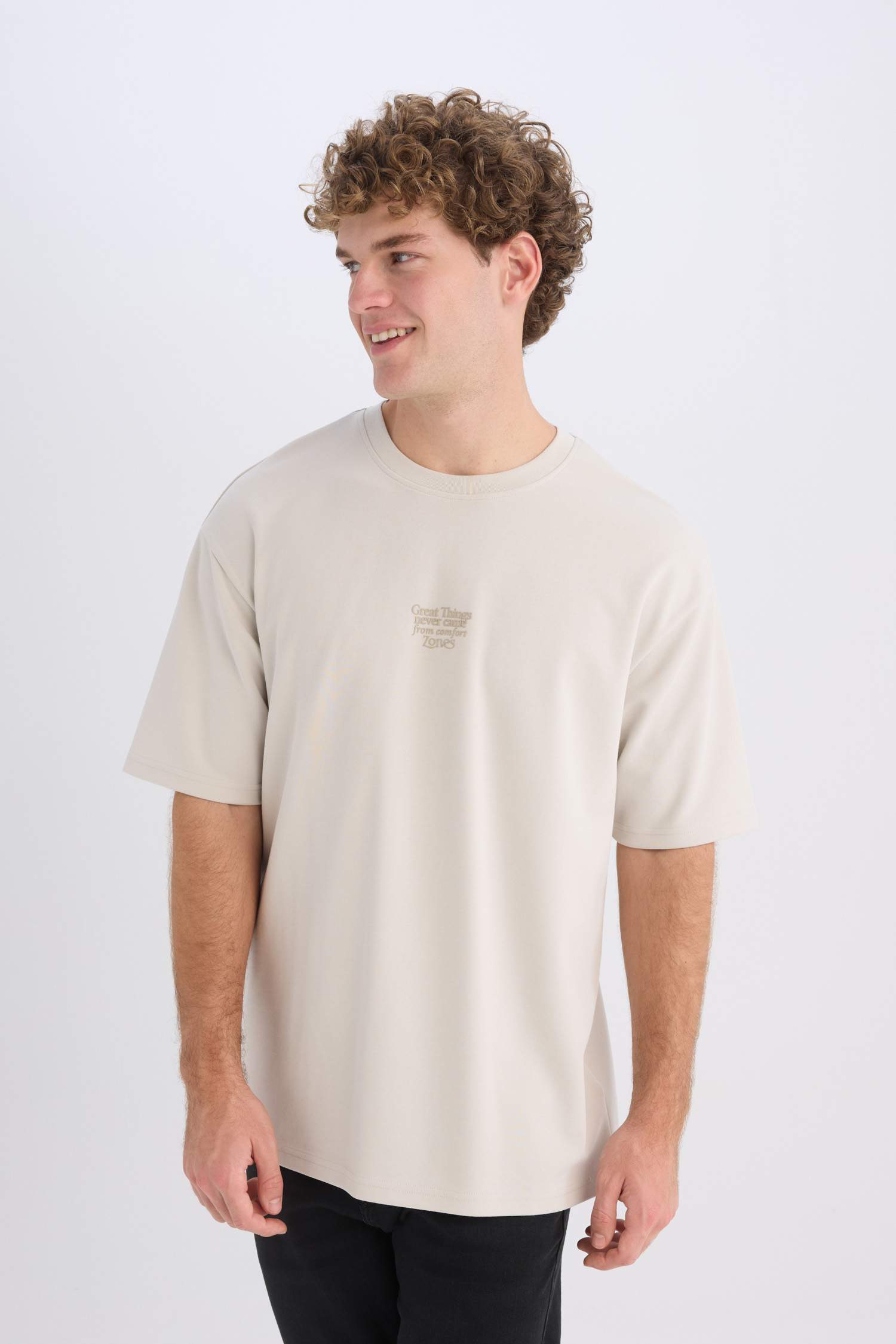 дөңгелек жаға минималл Қысқа жеңді футболка