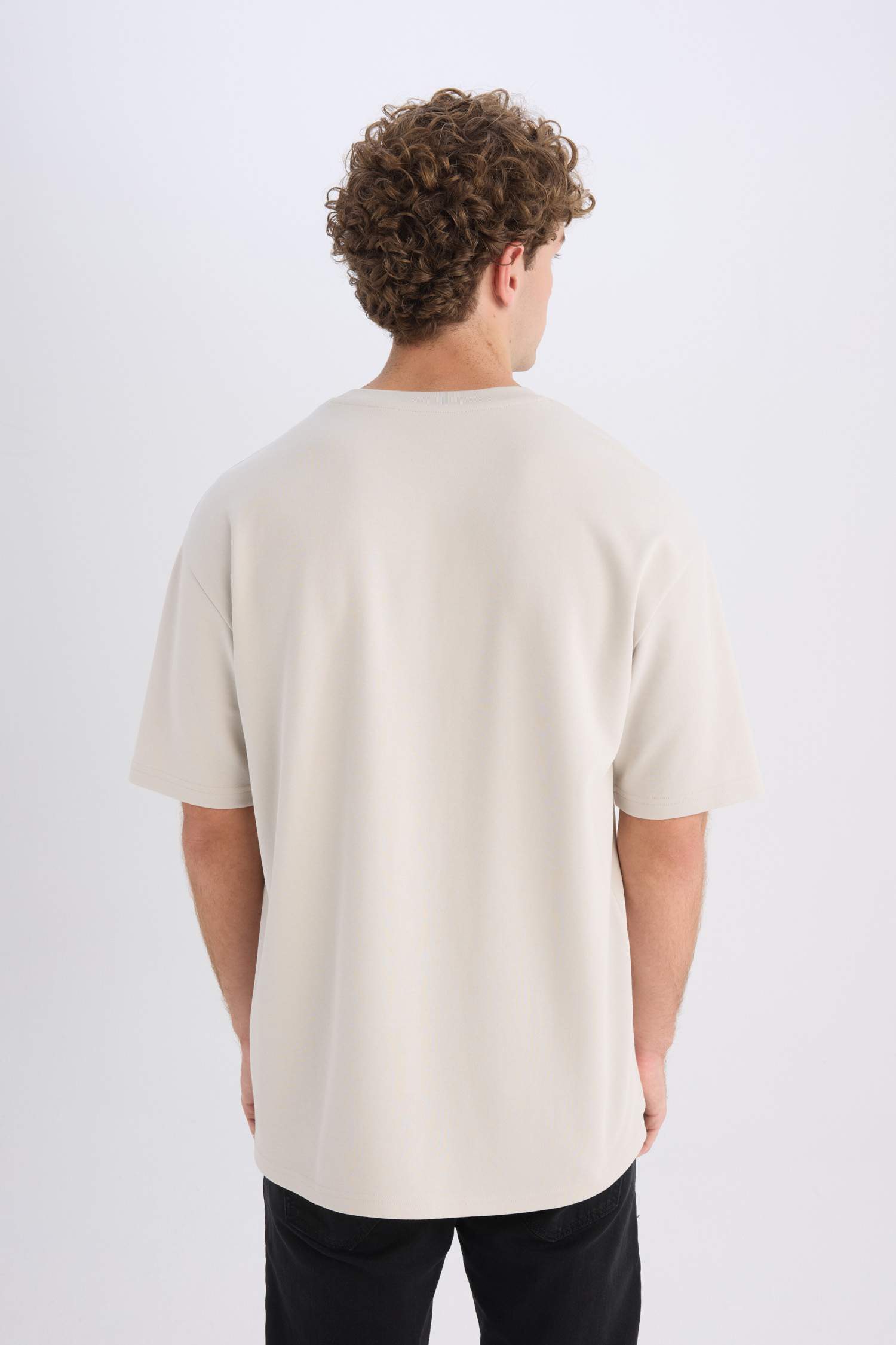 дөңгелек жаға минималл Қысқа жеңді футболка