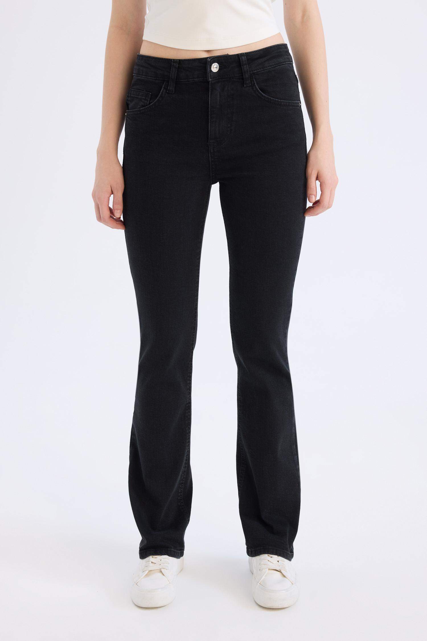 سروال جينز بخصر عالي