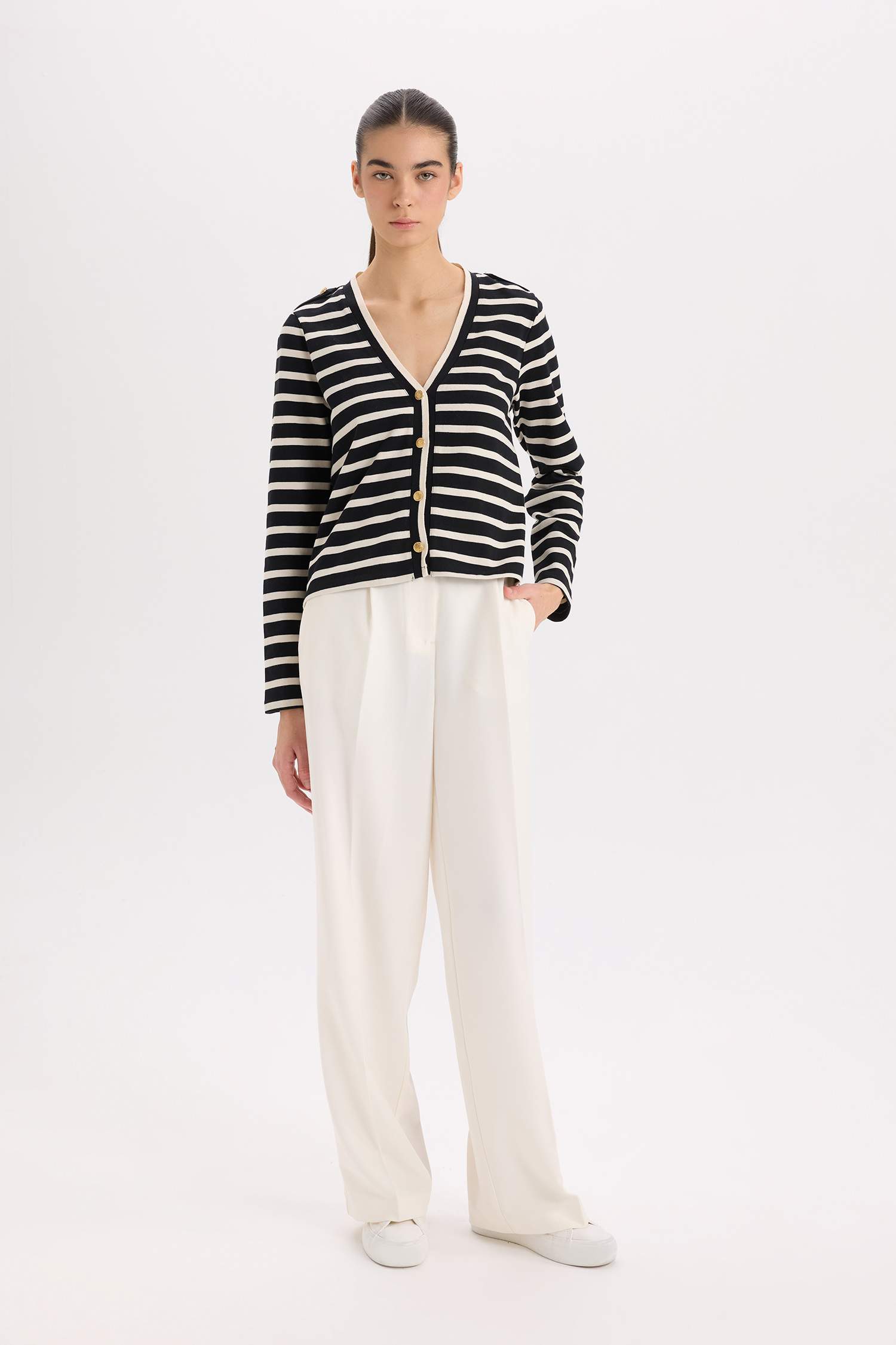 Regular Fit V Yaka Çizgili Fitilli Kaşkorse Düğmeli Hırka