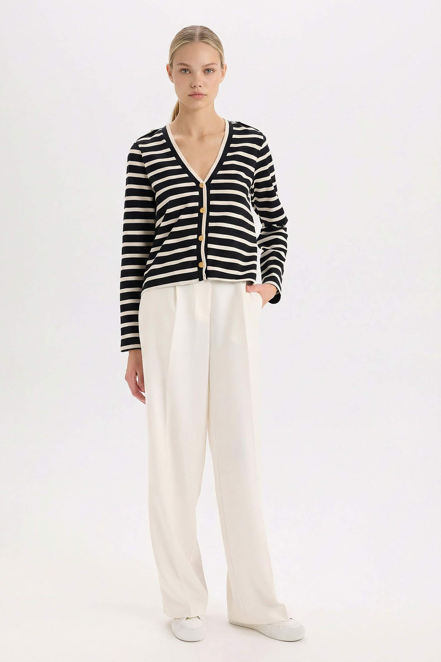 Regular Fit V Yaka Çizgili Fitilli Kaşkorse Düğmeli Hırka