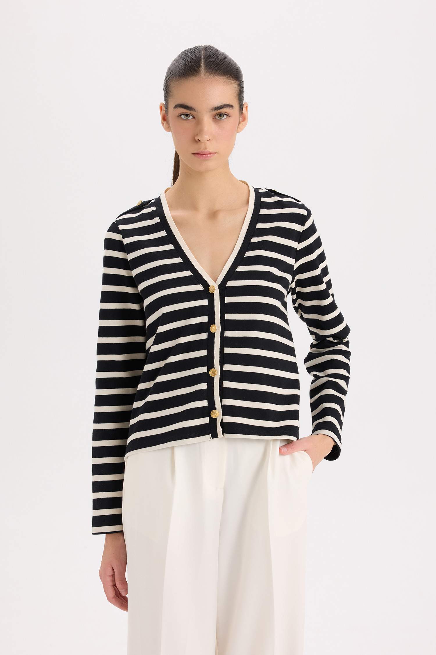 Regular Fit V Yaka Çizgili Fitilli Kaşkorse Düğmeli Hırka