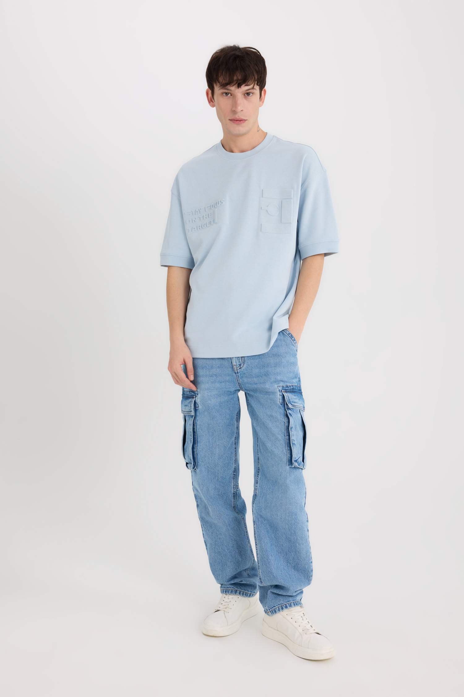 дөңгелек жаға орташа Қысқа жеңді футболка