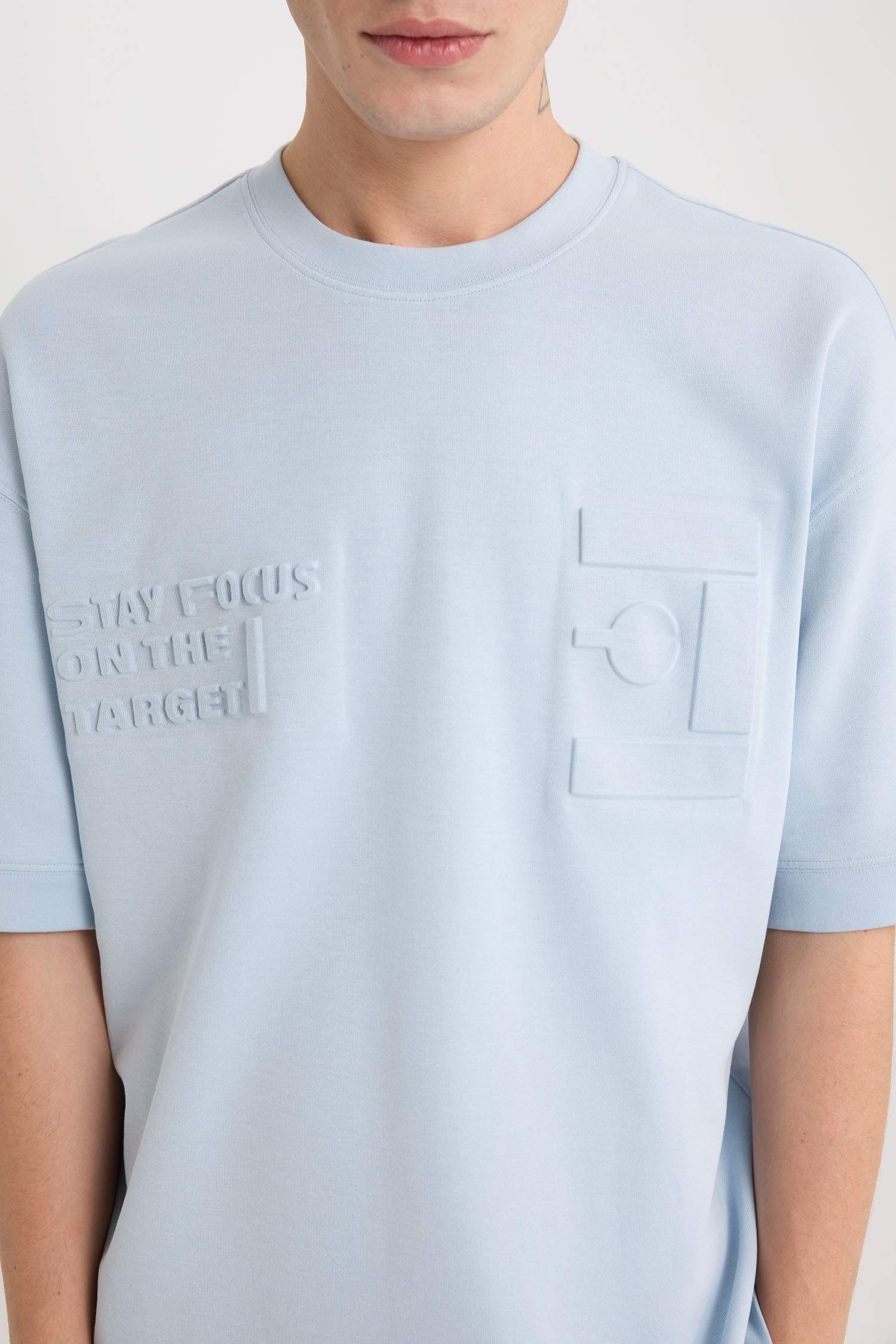 дөңгелек жаға орташа Қысқа жеңді футболка