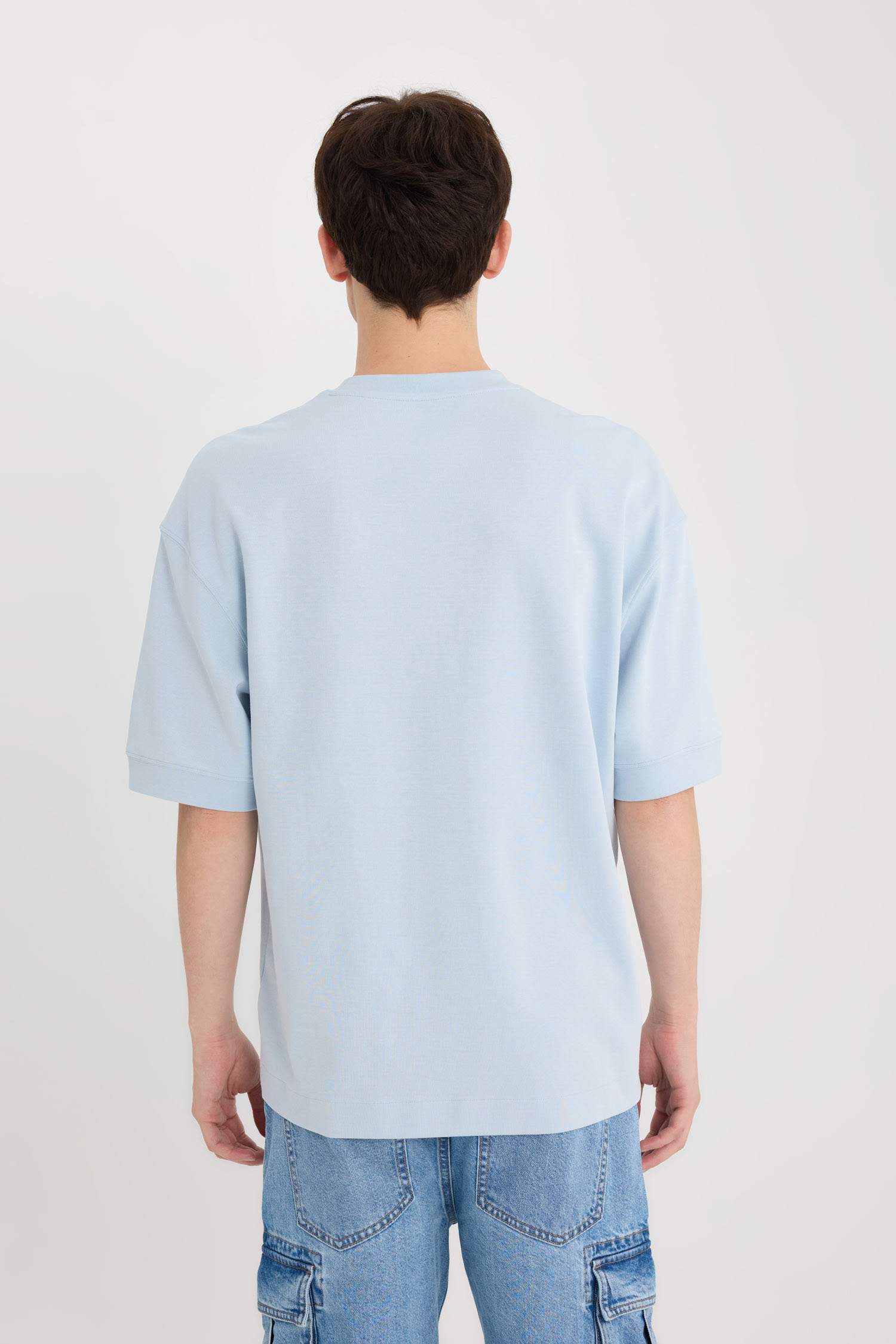 дөңгелек жаға орташа Қысқа жеңді футболка