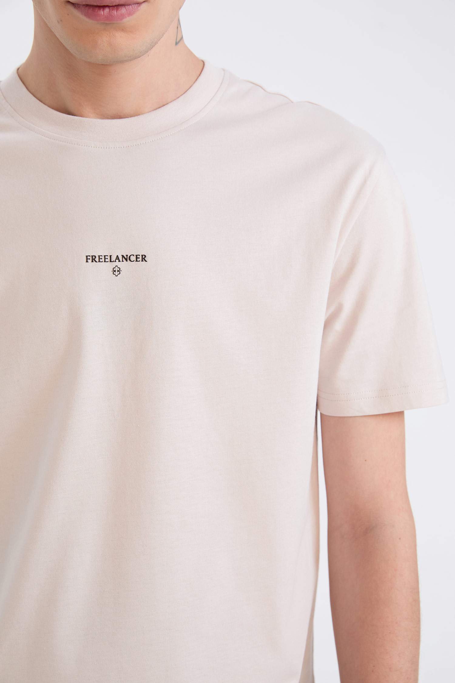 Футболка с круглым вырезом с принтом