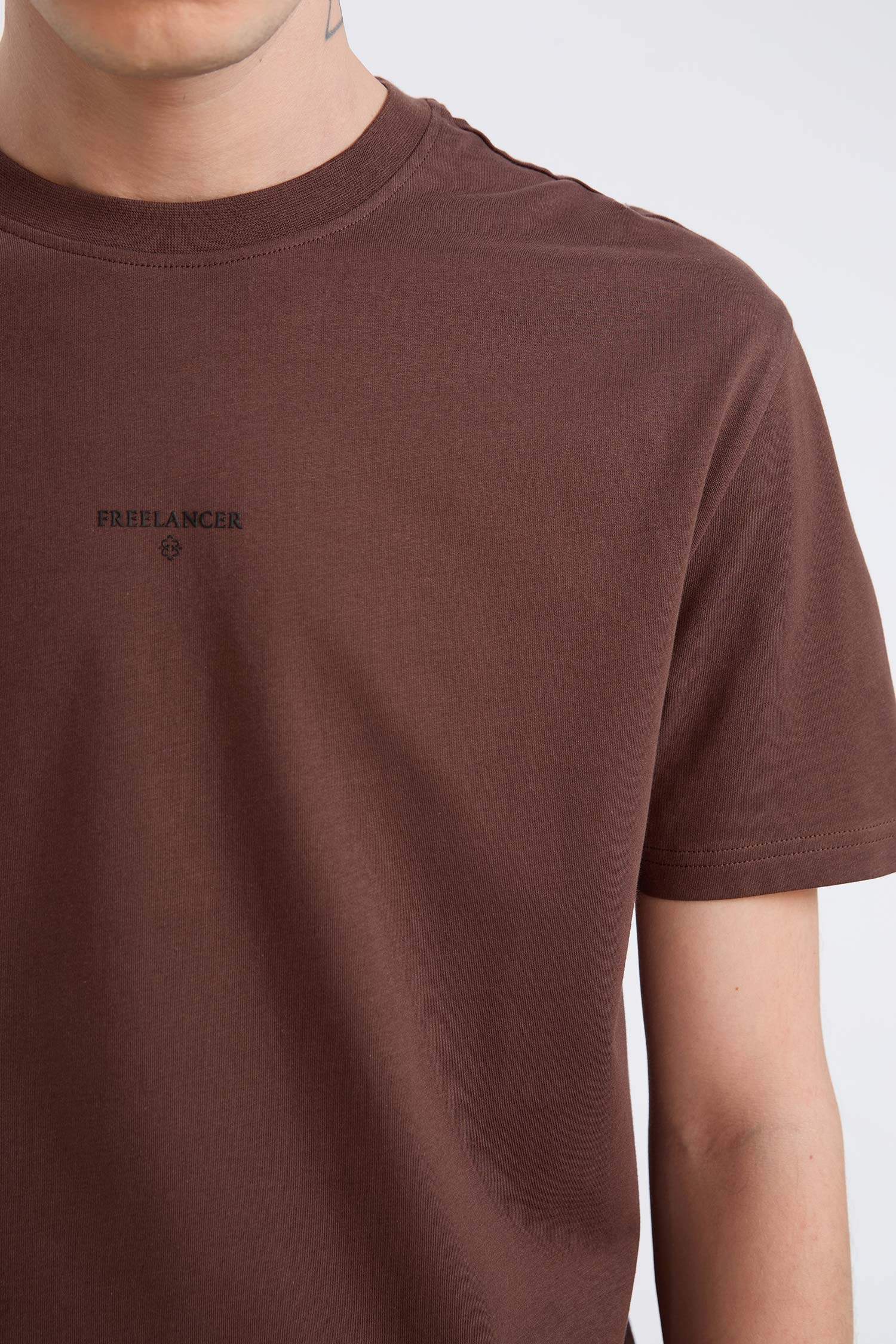 Футболка с круглым вырезом с принтом