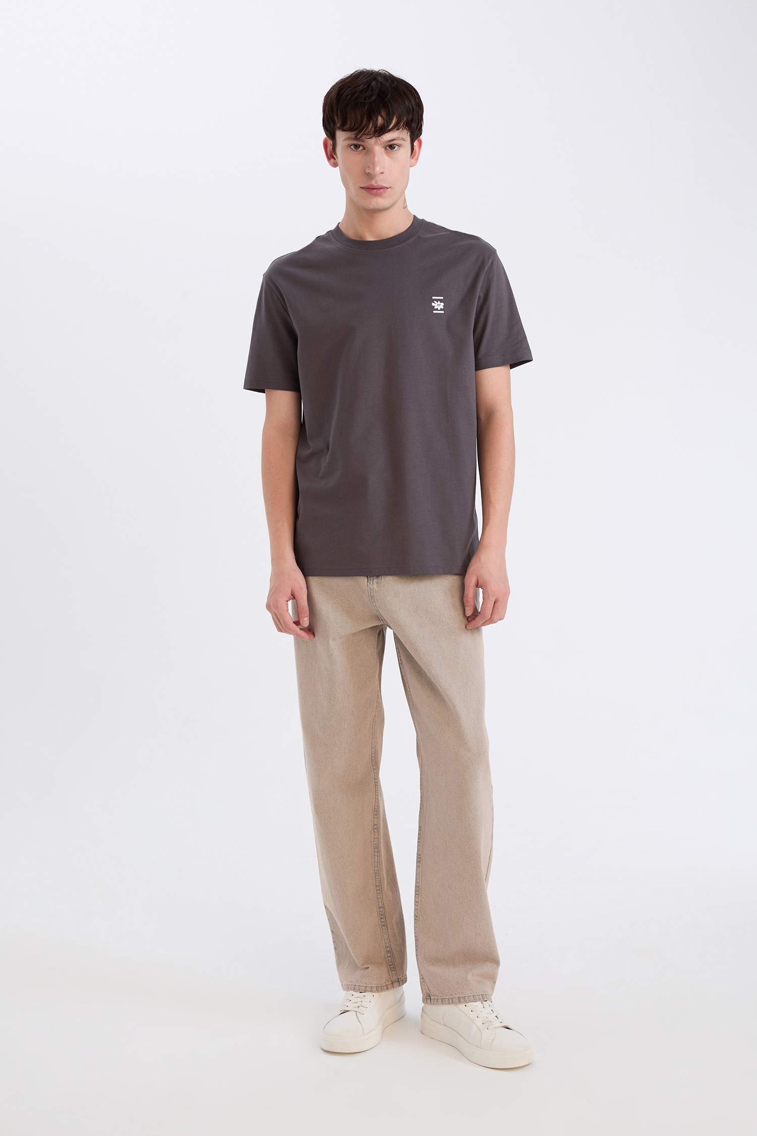 %100 Pamuk Regular Fit Bisiklet Yaka Sırt Baskılı Kısa Kollu Tişört