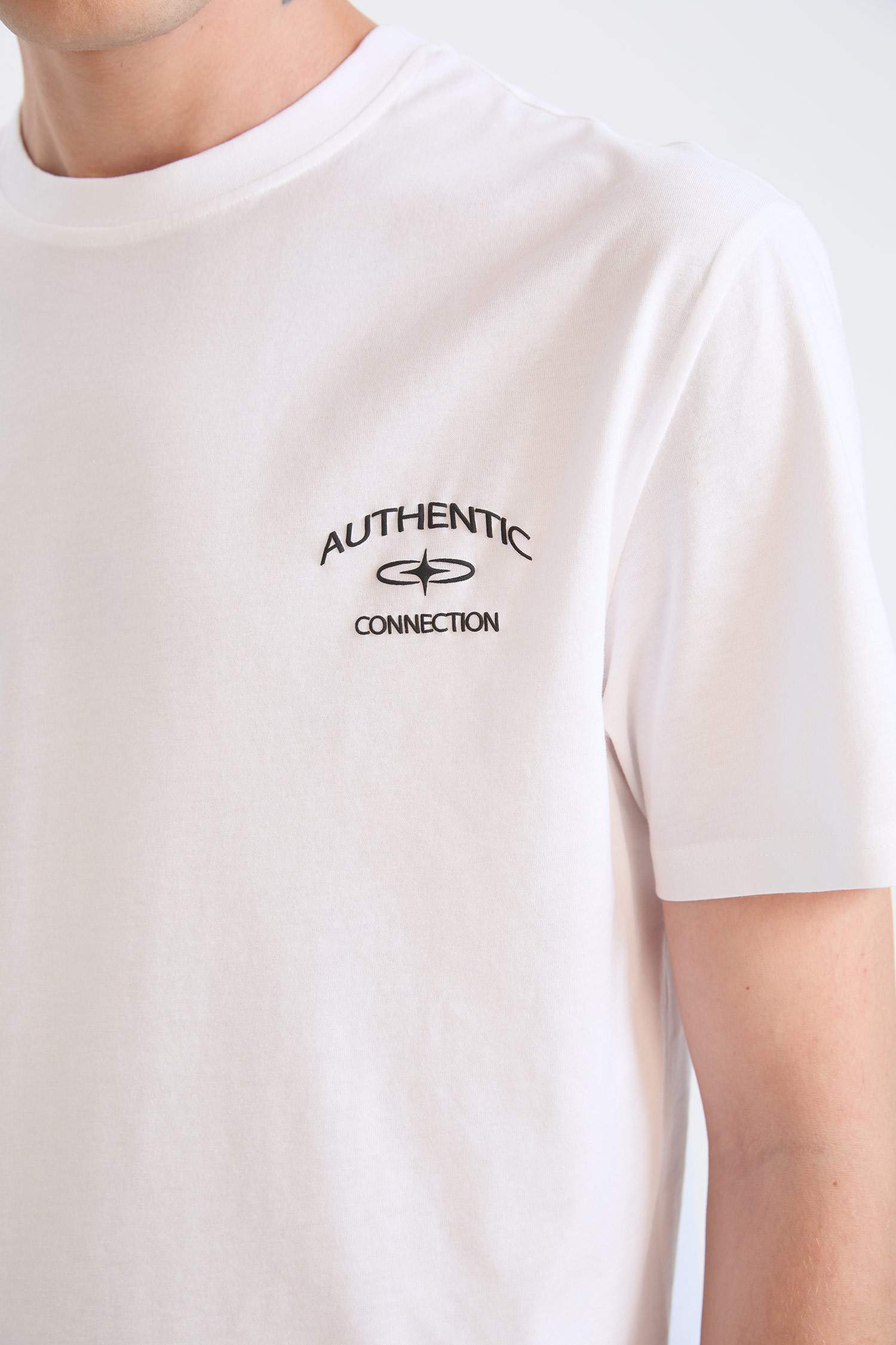 Regular Fit Crew Neck Printed Short Sleeve T-Shirt