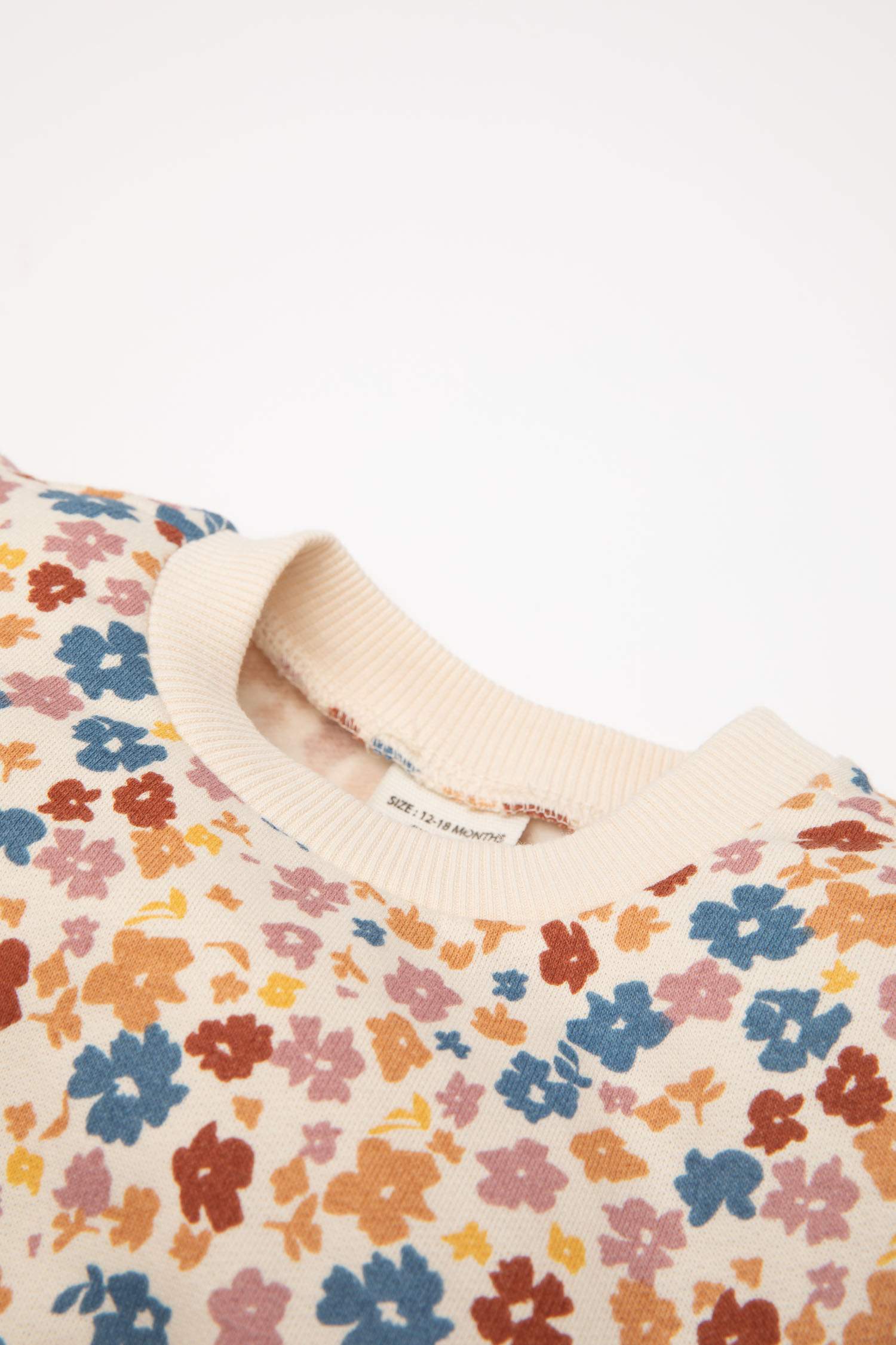 Kız Bebek Bisiklet Yaka Çiçekli İçi Yumuşak Tüylü Sweatshirt