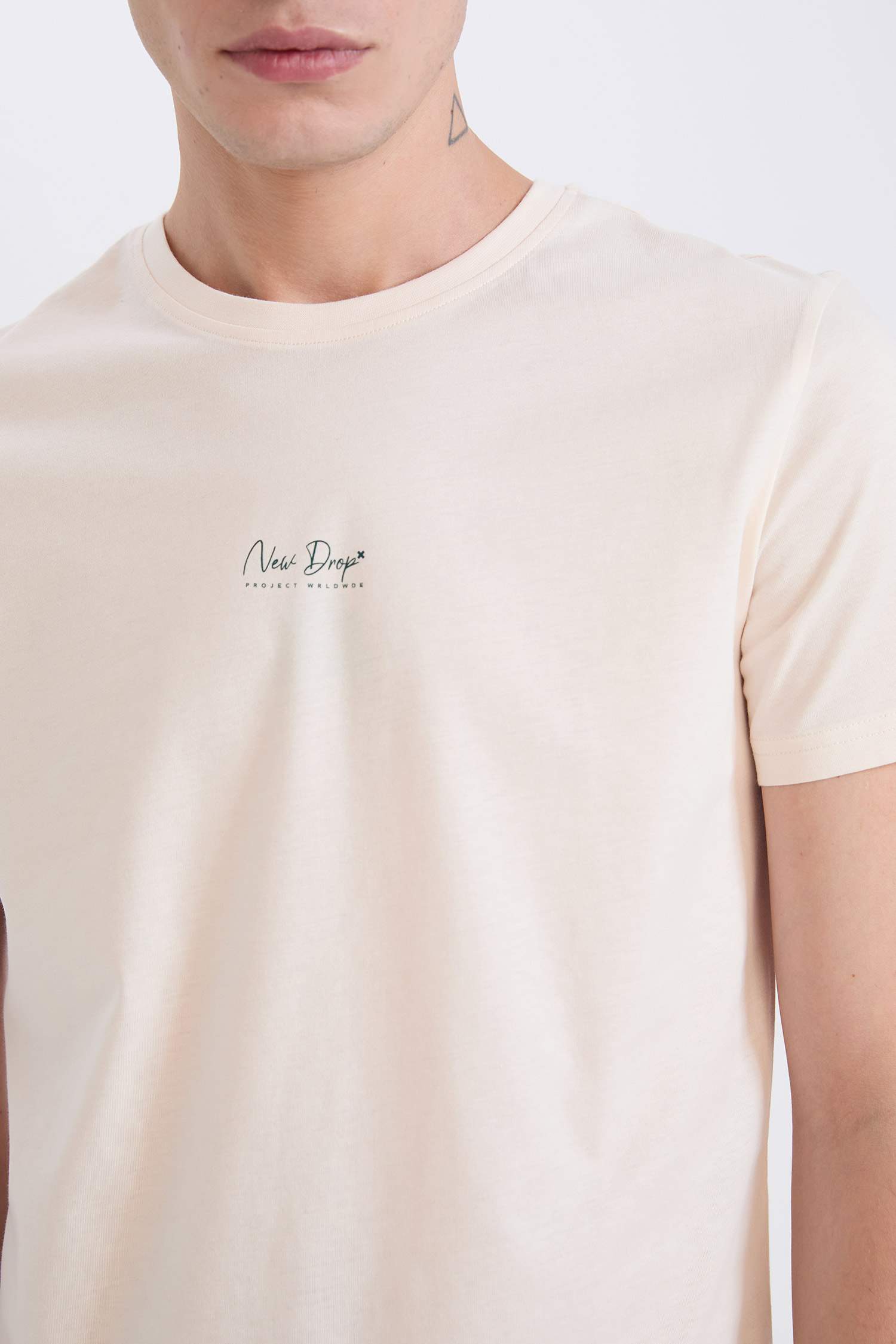 Slim Fit Crew Neck Printed Short Sleeve T-Shirt