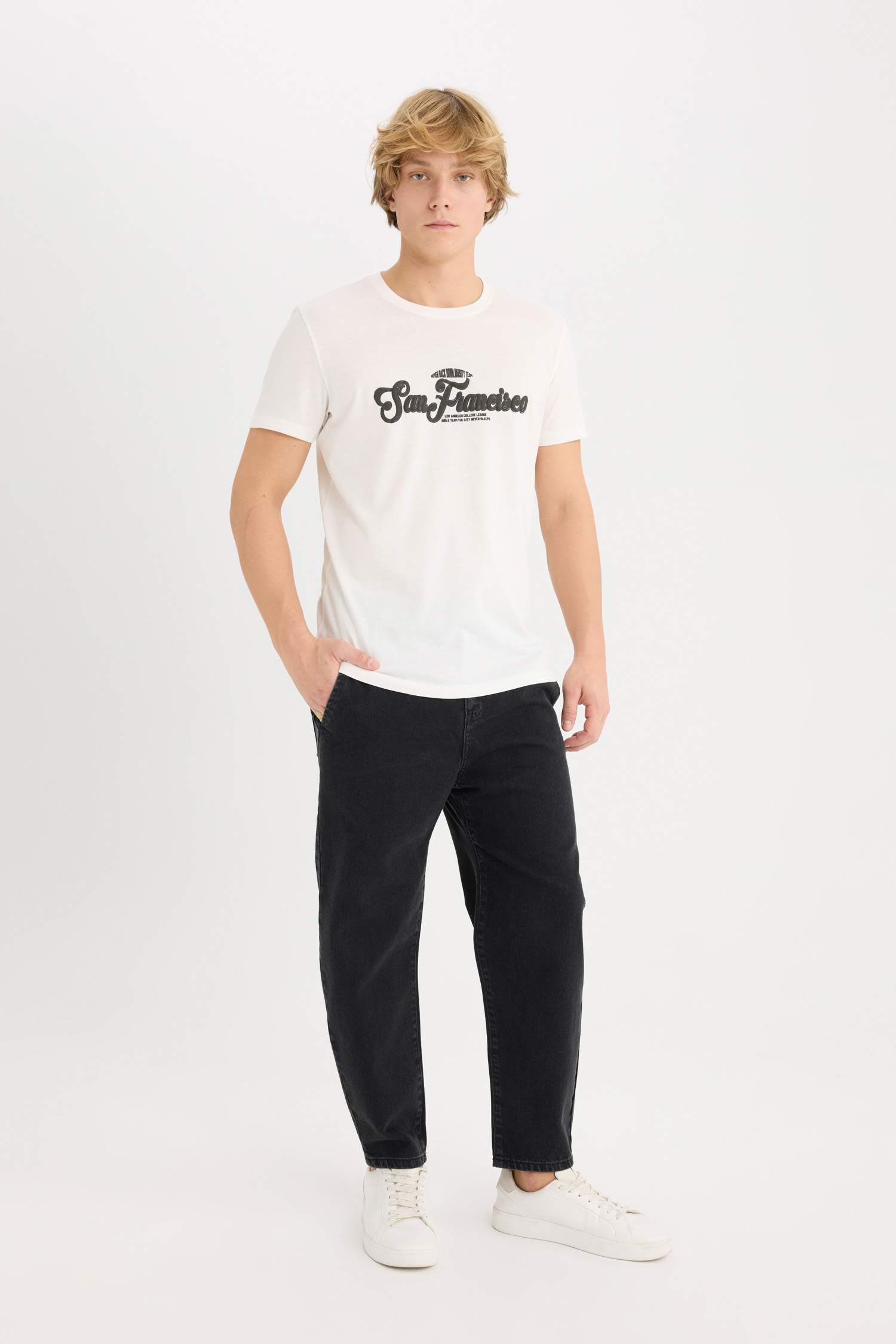 дөңгелек жаға орташа Қысқа жеңді футболка