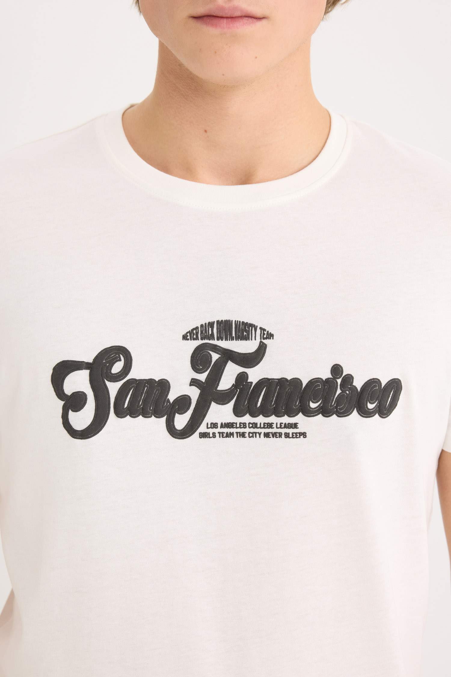 дөңгелек жаға орташа Қысқа жеңді футболка