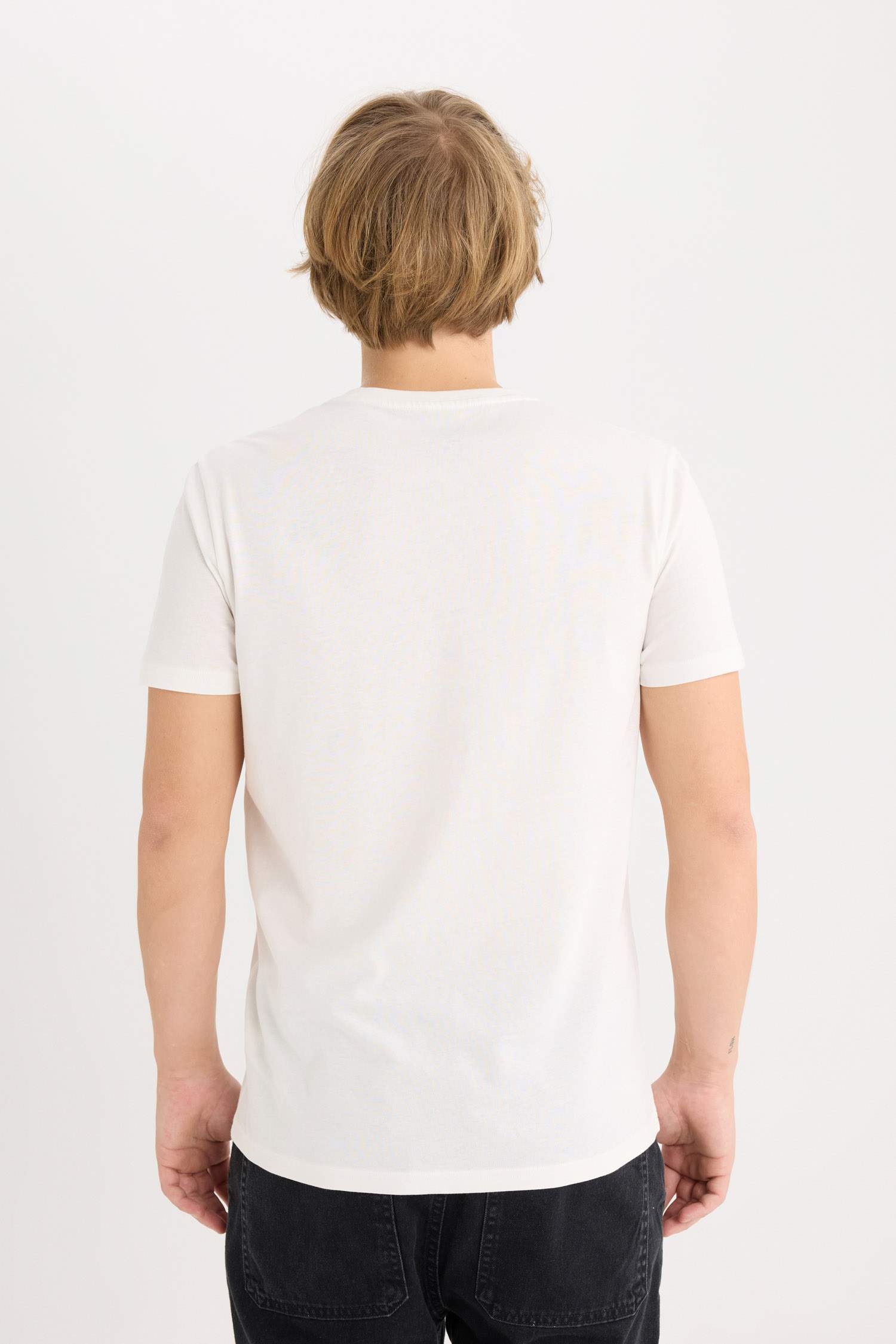 дөңгелек жаға орташа Қысқа жеңді футболка