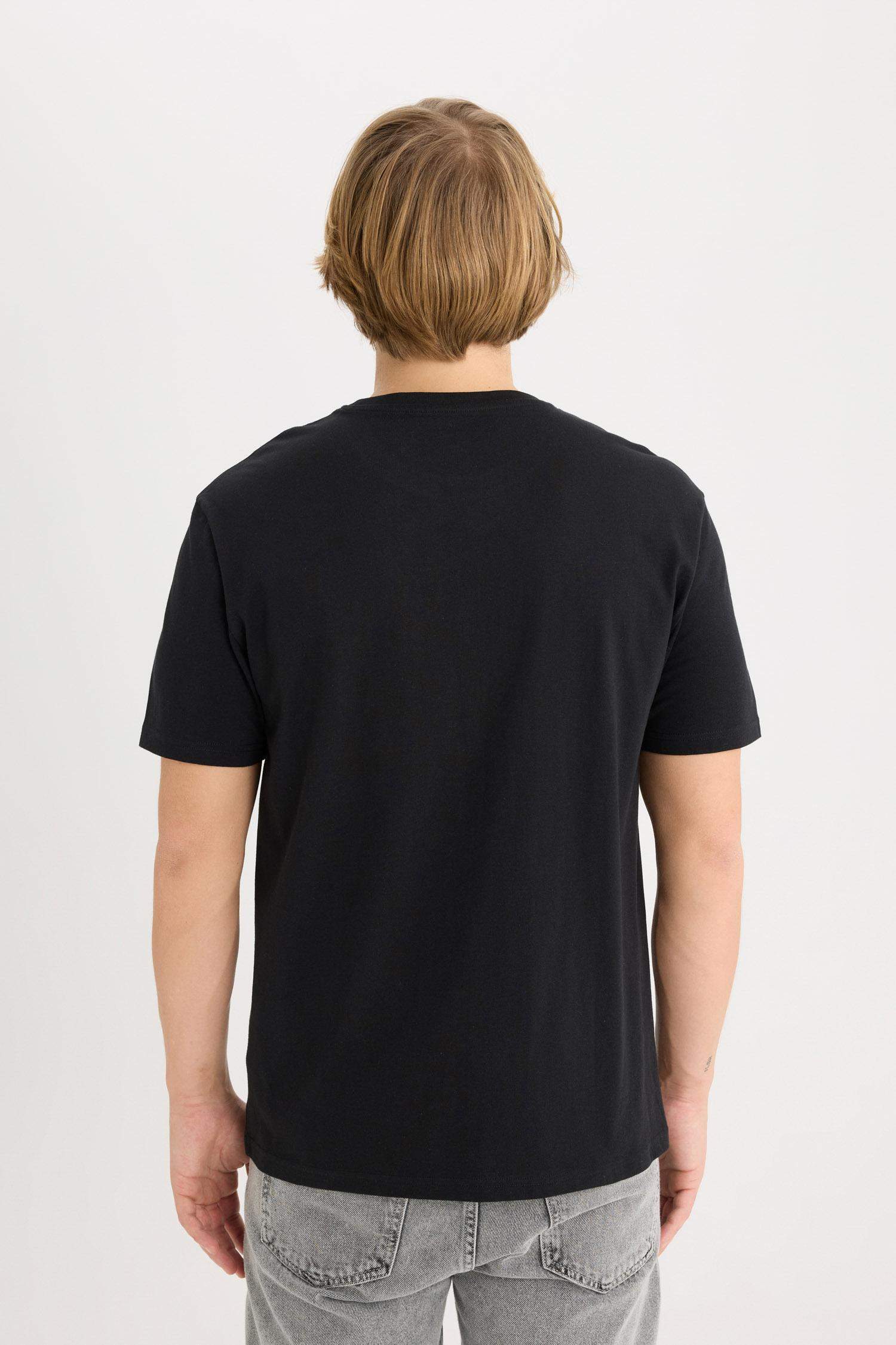 تيشيرت مطبوع قصة عادية برقبة مستديرة