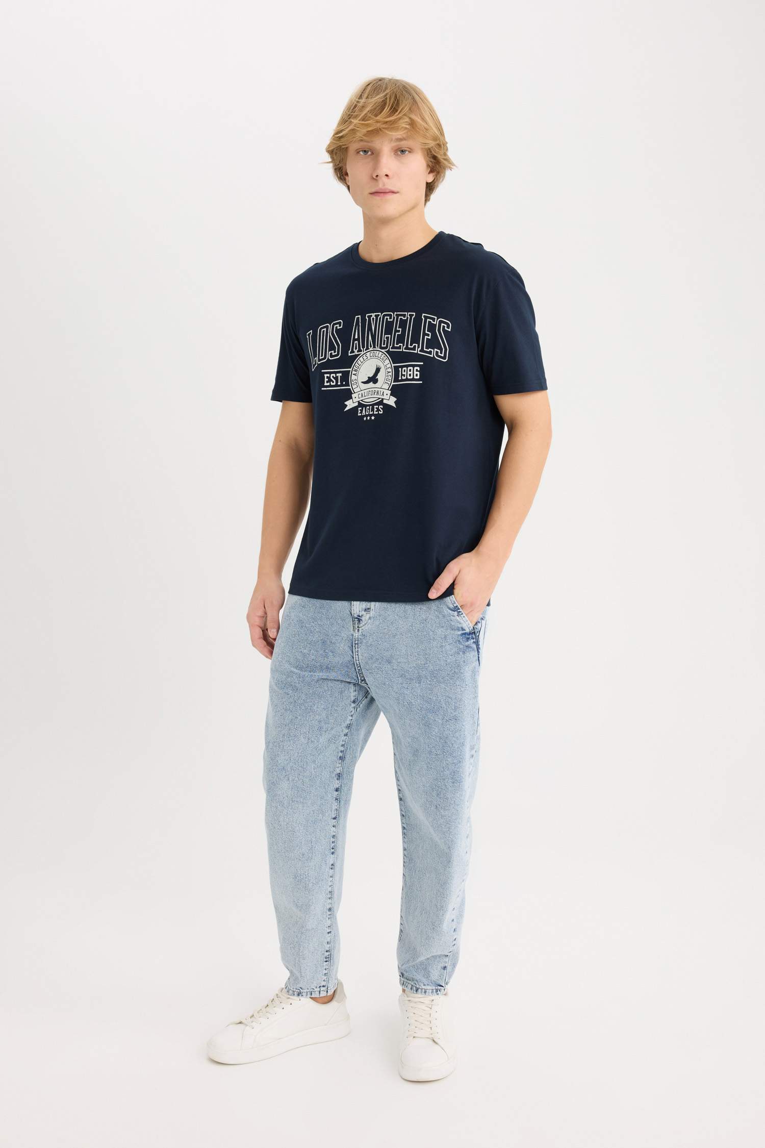 дөңгелек жаға орташа Қысқа жеңді футболка