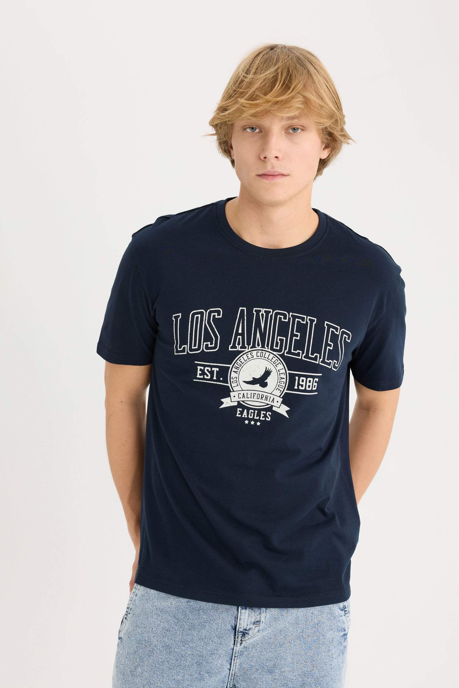 дөңгелек жаға орташа Қысқа жеңді футболка