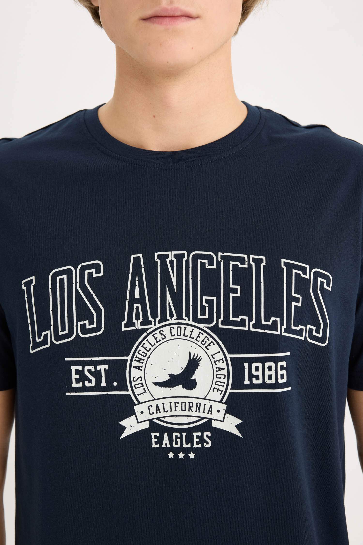 дөңгелек жаға орташа Қысқа жеңді футболка