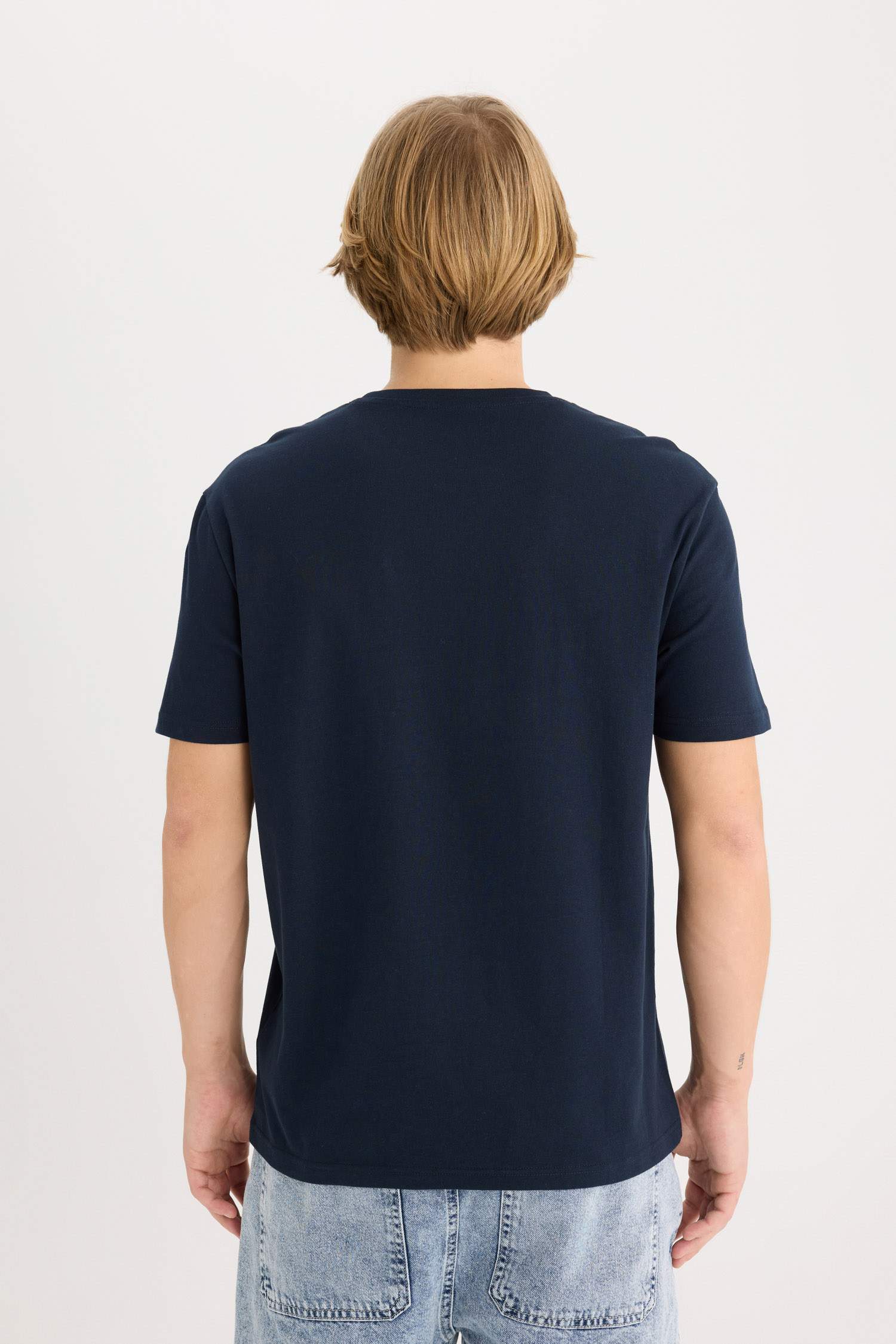 дөңгелек жаға орташа Қысқа жеңді футболка