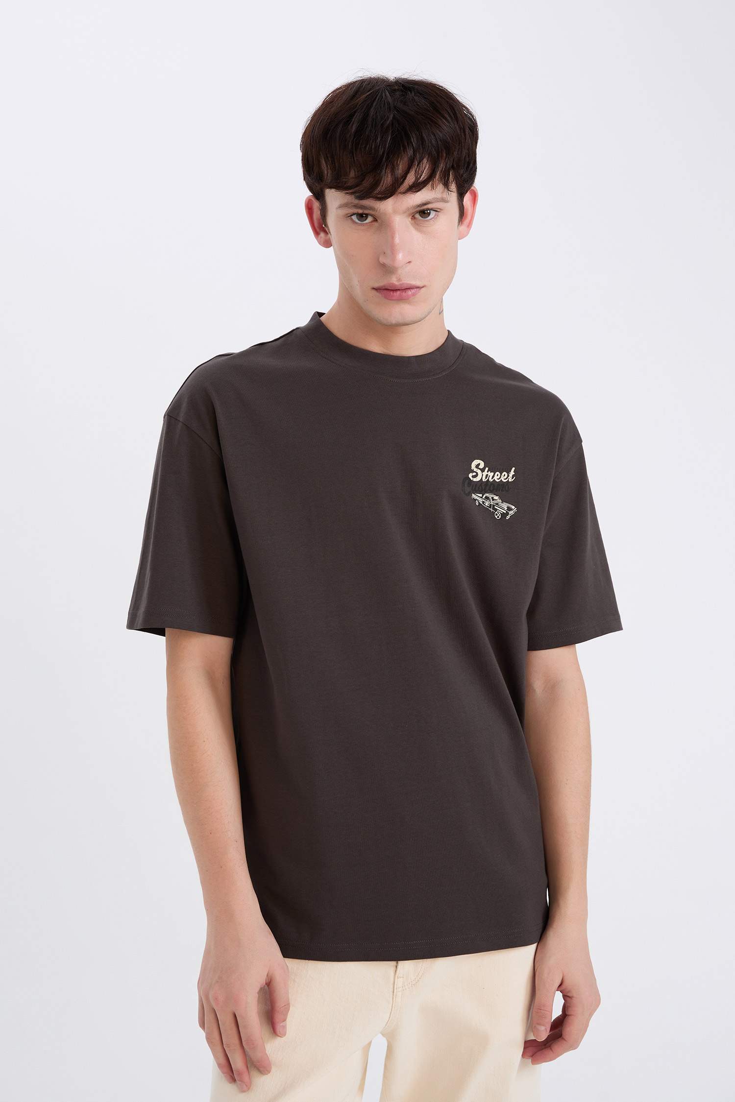 تيشيرت نص كم مطبوع أوفر سايز بياقة مستديرة