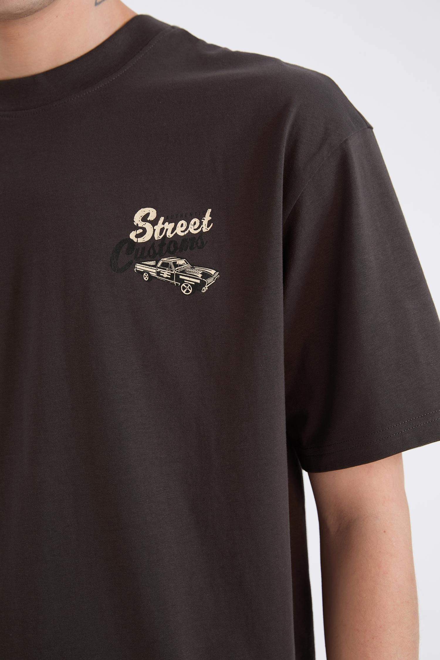 تيشيرت نص كم مطبوع أوفر سايز بياقة مستديرة