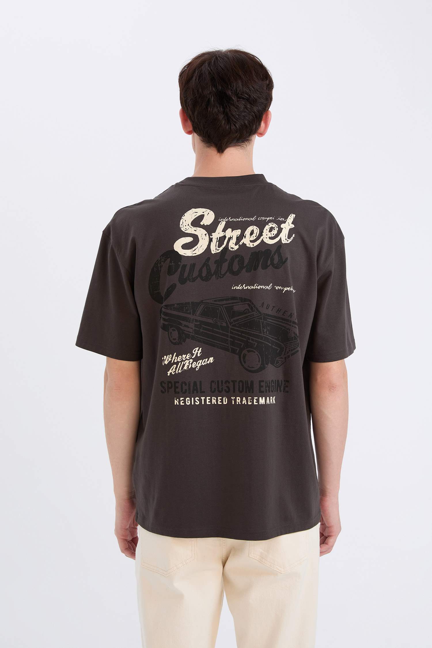 تيشيرت نص كم مطبوع أوفر سايز بياقة مستديرة